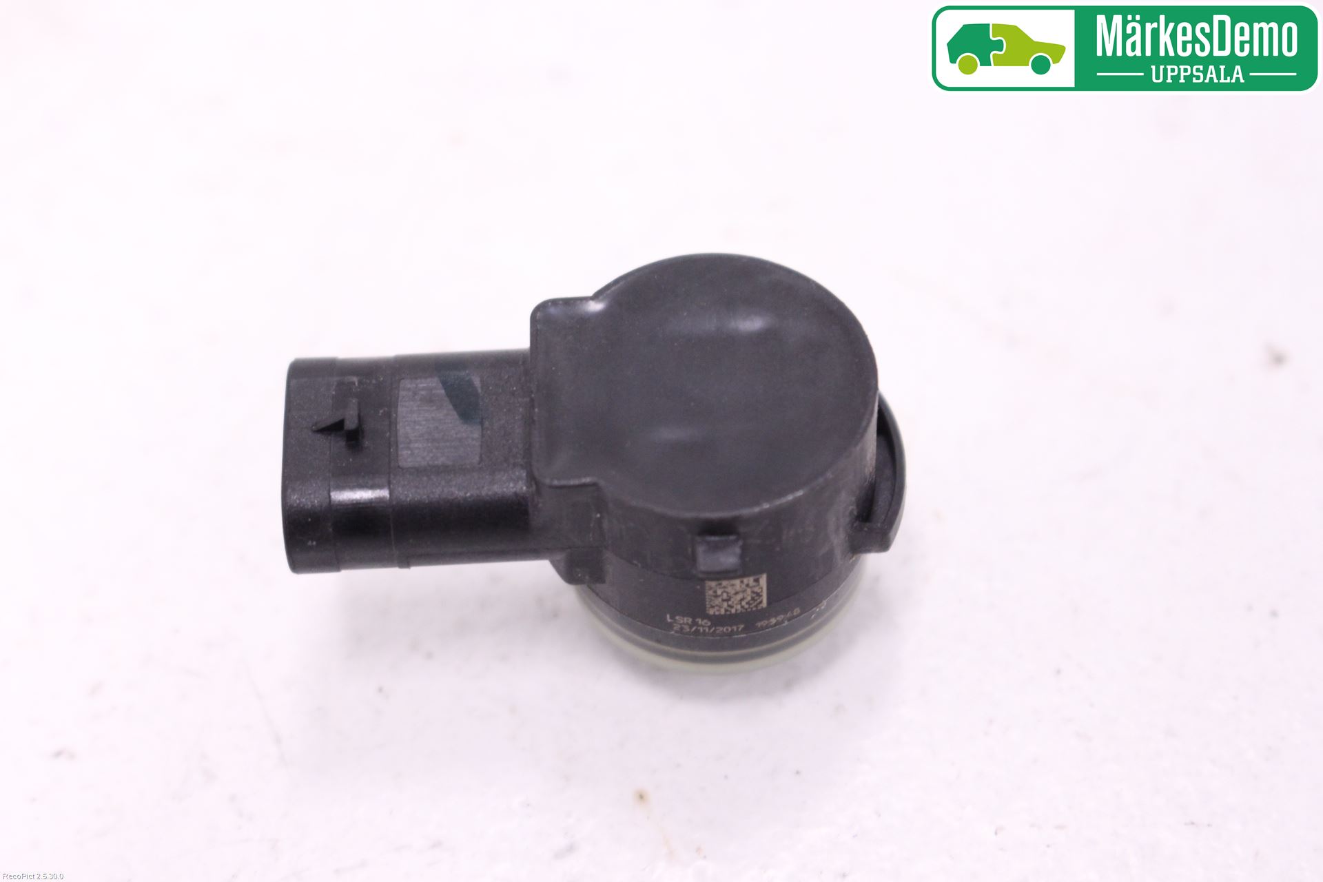 BMW 5 G30/G31/F90 17-23 Parkeringshjälp Frontsensor
