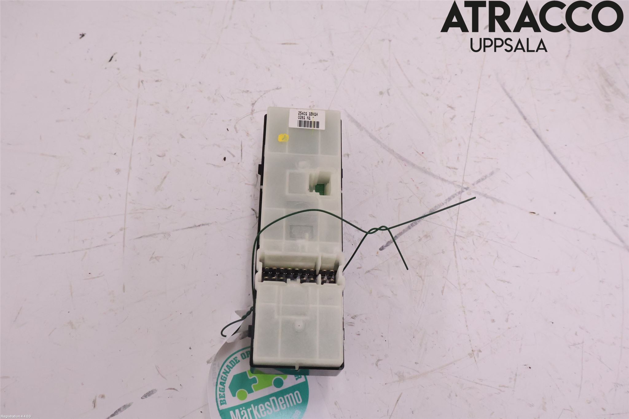 Infiniti FX35/FX45 Strömställare Elhiss