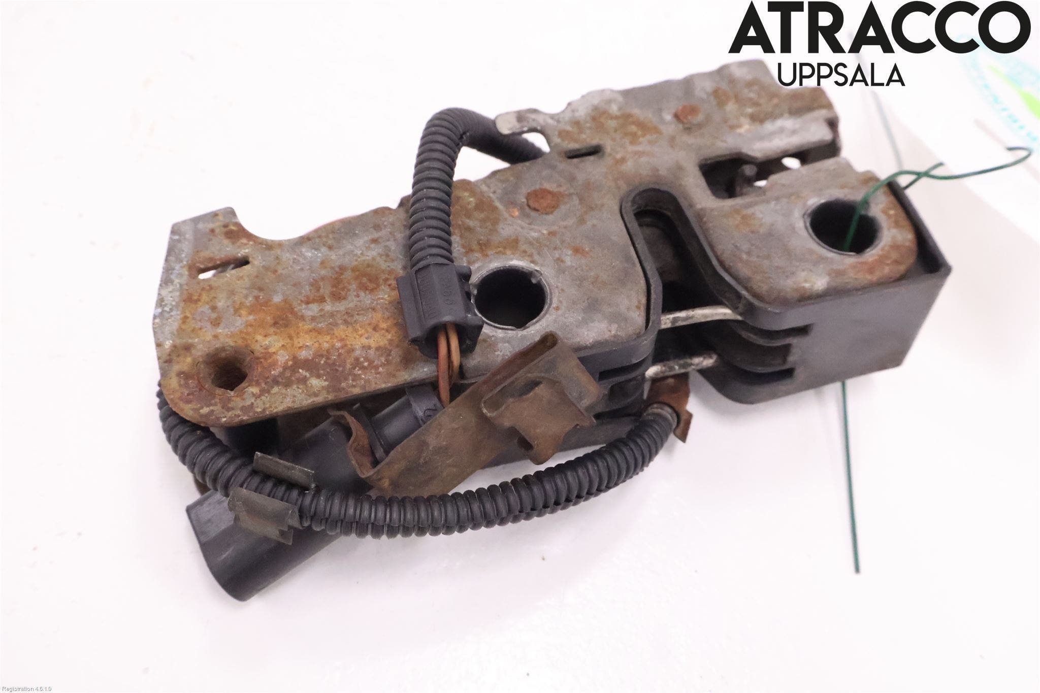 Volkswagen VW GOLF V 04-09 Huvlås