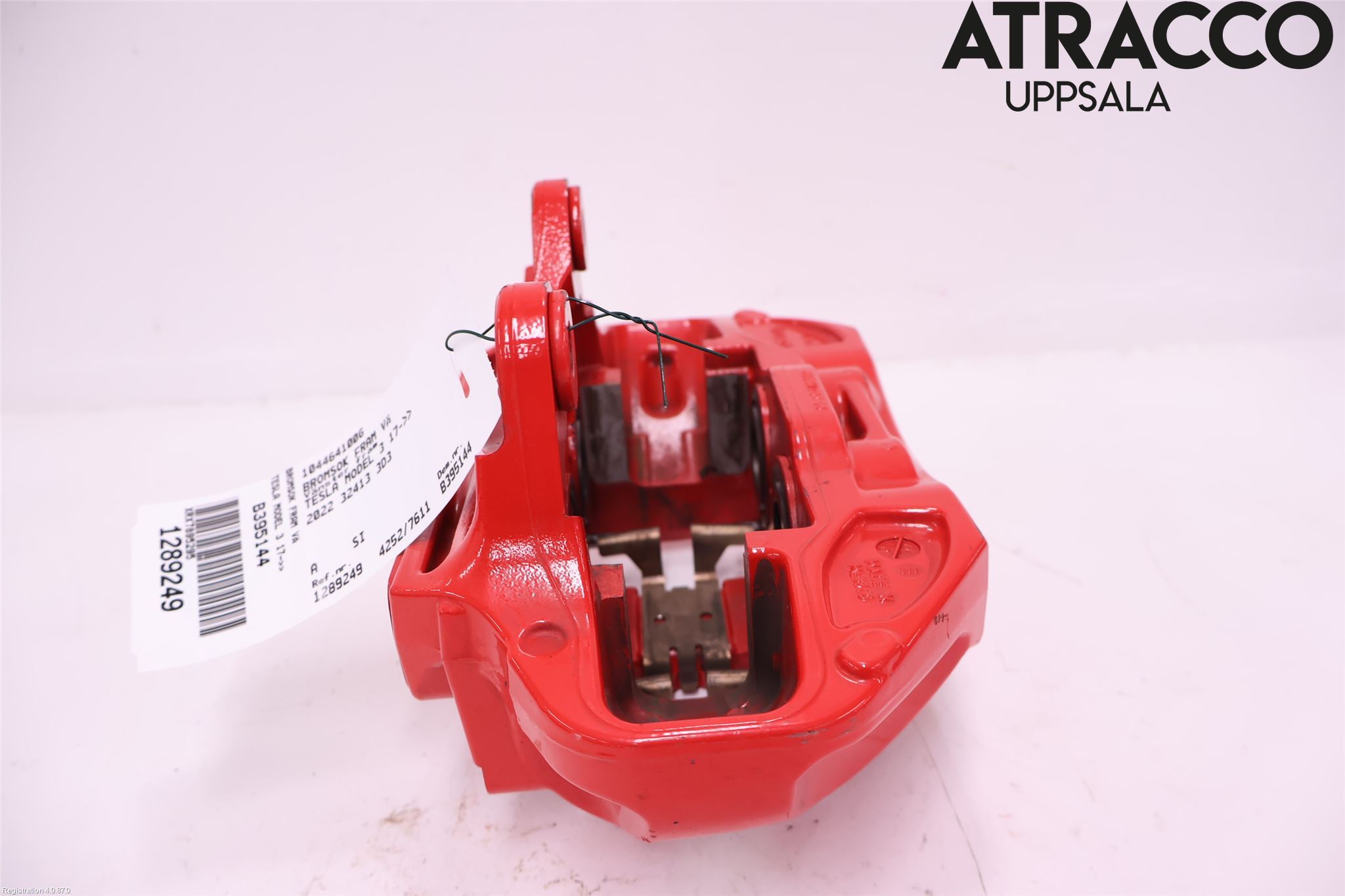 Tesla MODEL 3 17- Bromsok Fram Vänster