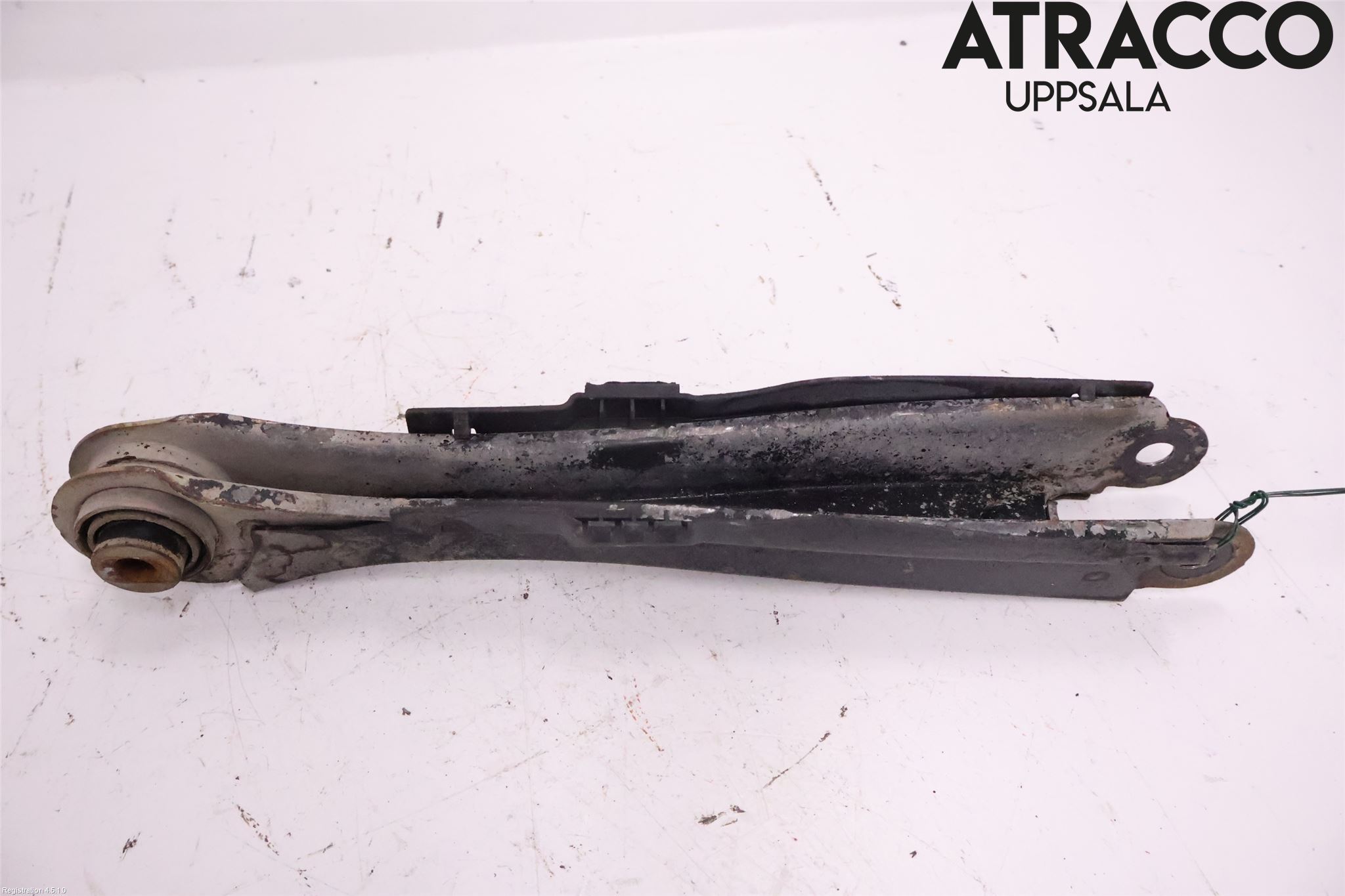 Volvo V90 17->> Bärarm Bak Höger