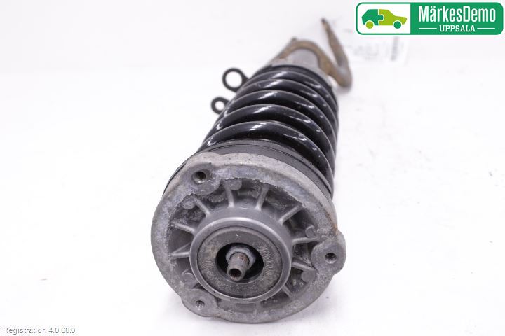 BMW 5 F10/F11/F18 09-17 Fjäderben Fram Höger
