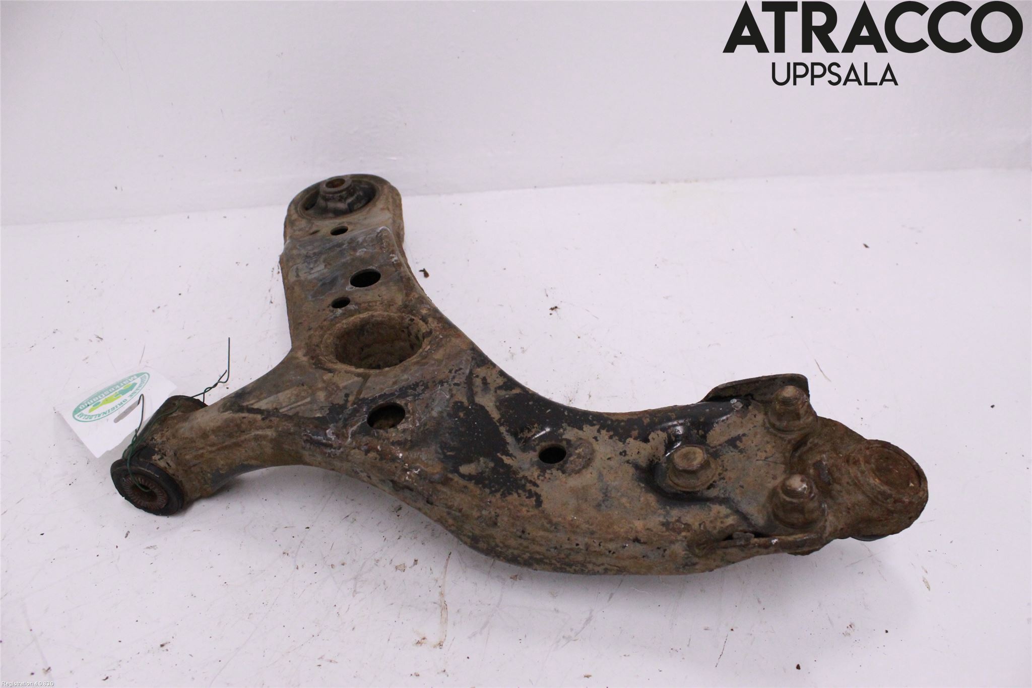Toyota AURIS 10-12 Bärarm Fram Undre Hö