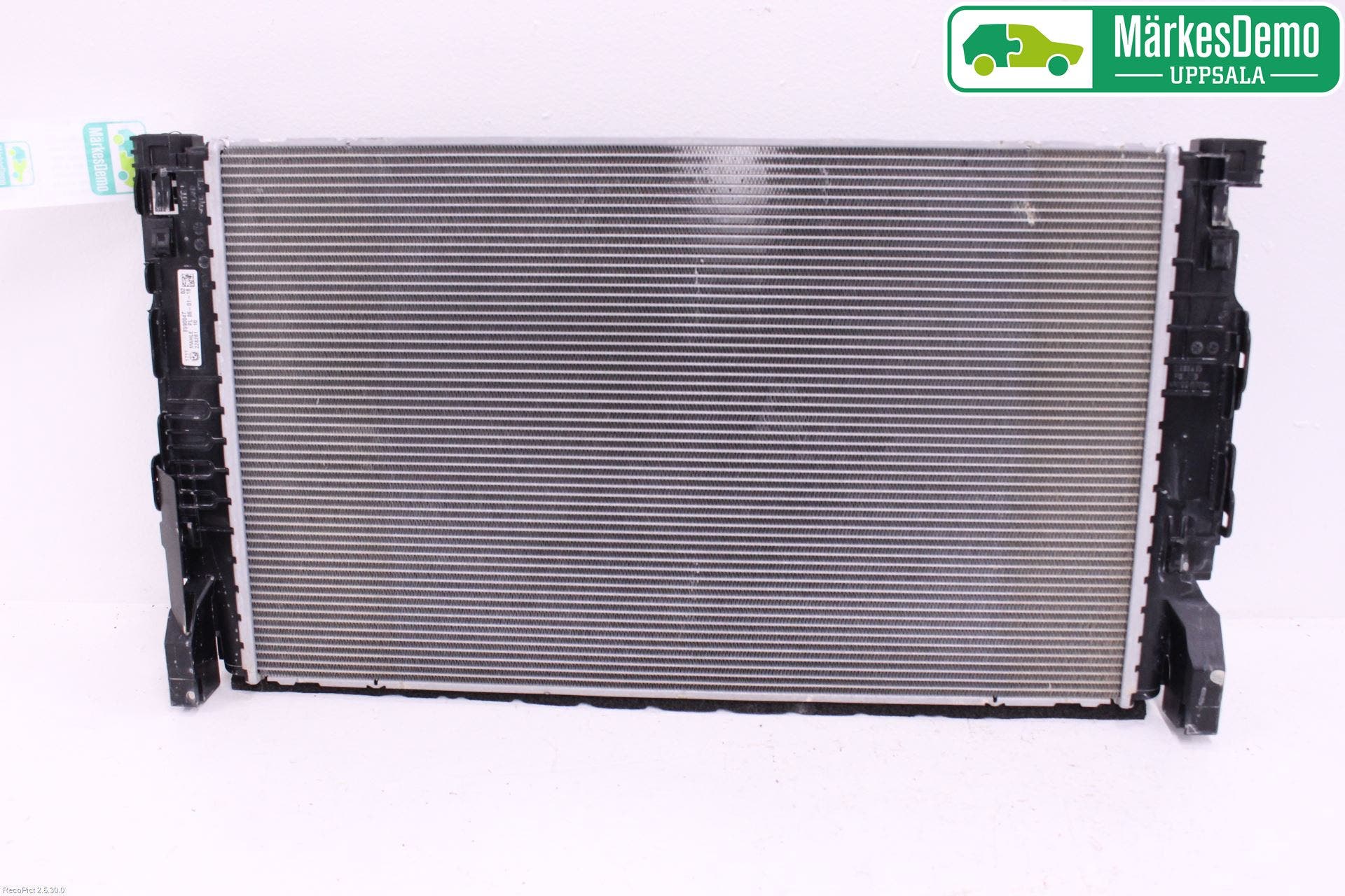 BMW 5 G30/G31/F90 17-23 Kylare Aut