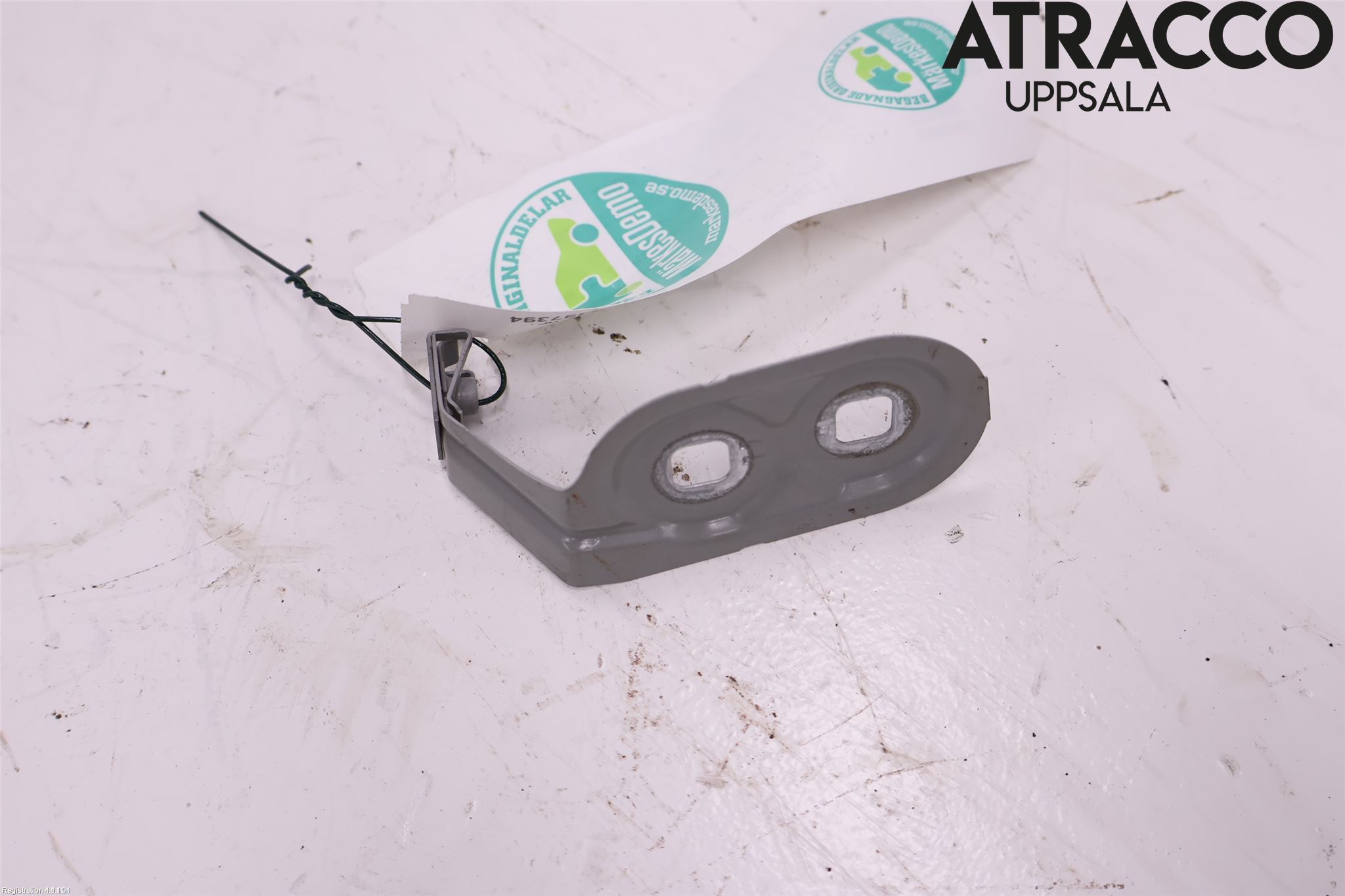 BMW 5 F10/F11/F18 09-17 Skärmfäste Fram Hö