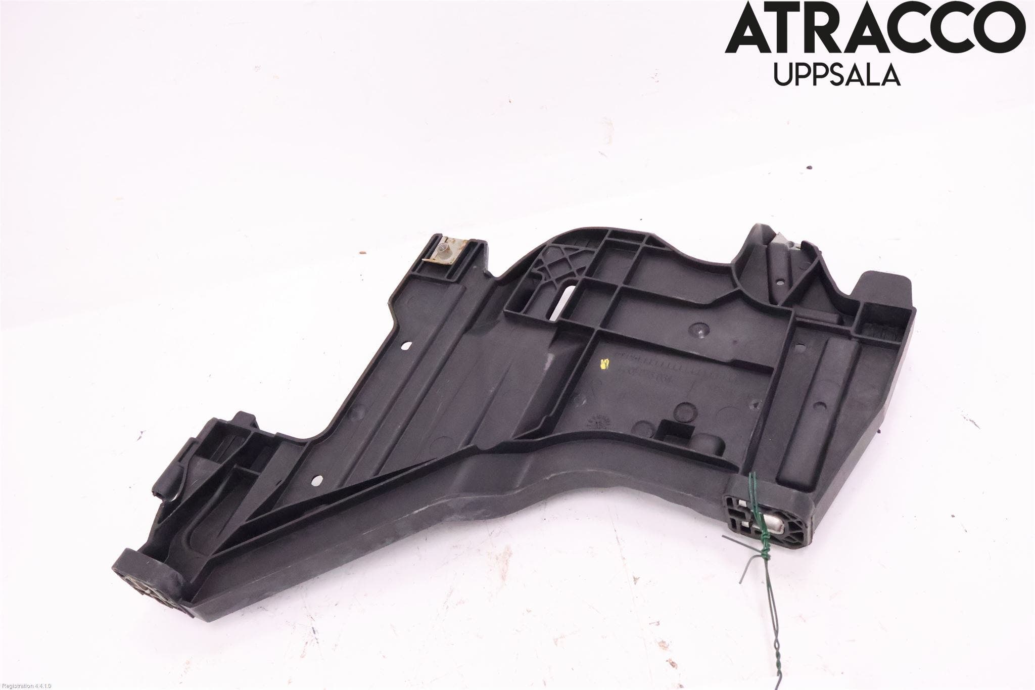 Audi A4/S4 08-11 Strålkast Fästsarg