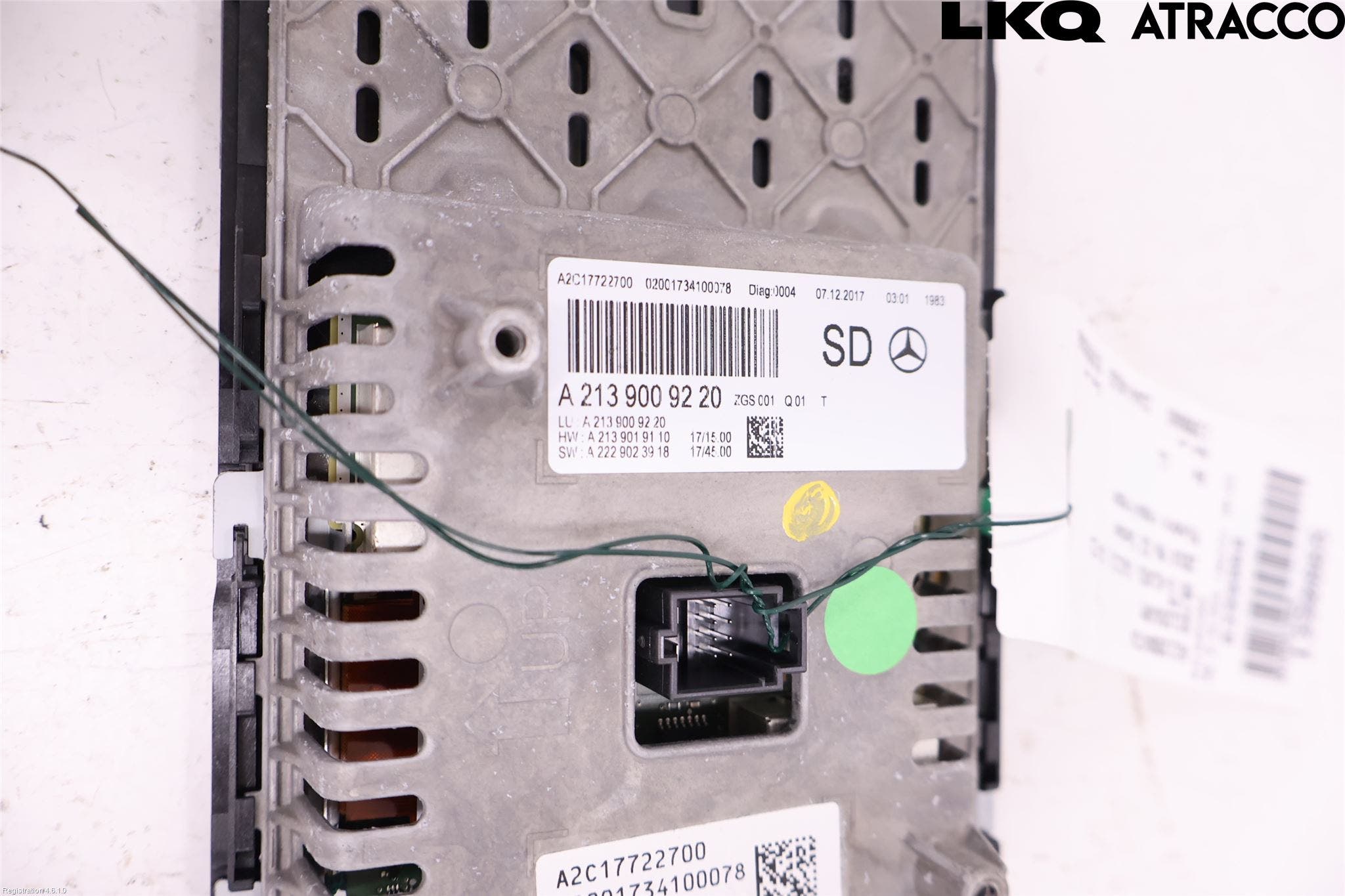 Mercedes-Benz MB E-KLASS (W213) 16-23 Bildskärm