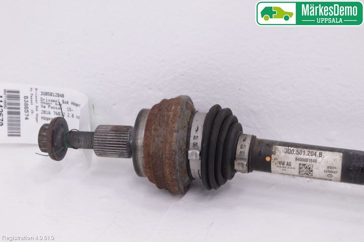 Volkswagen VW PASSAT 15-19 Drivaxel Bak Höger