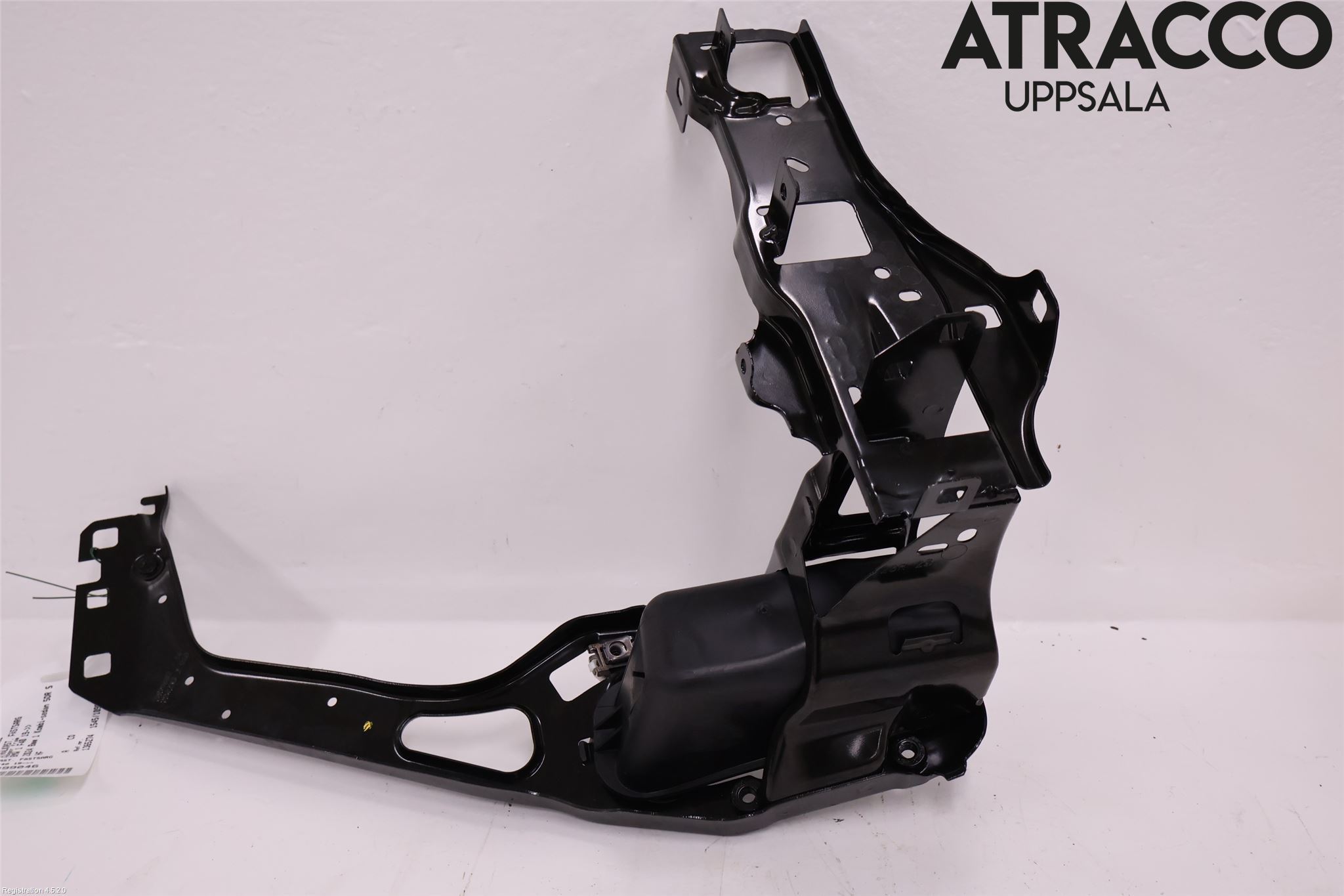 BMW 1 F40 19- Strålkast Fästsarg