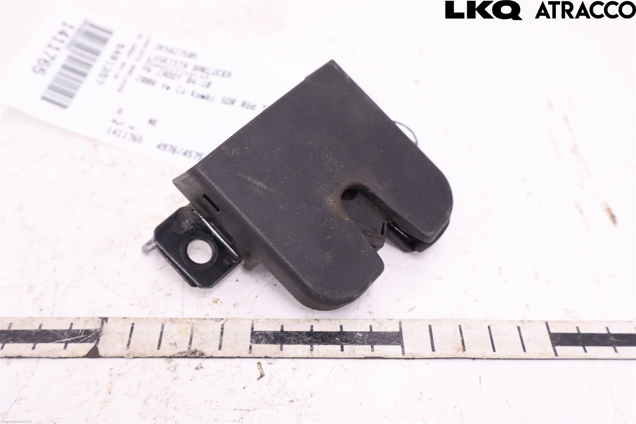 Volkswagen VW CADDY      04-10 Låskista Baklucka