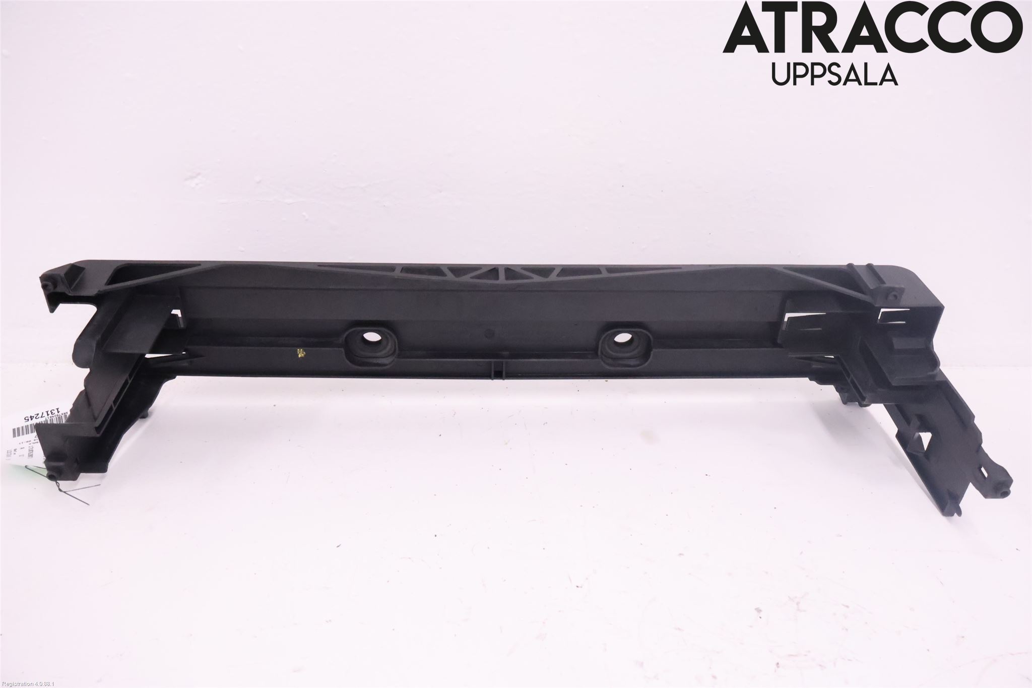 BMW 5 F10/F11/F18 09-17 Kylarfäste-Ram-Balk
