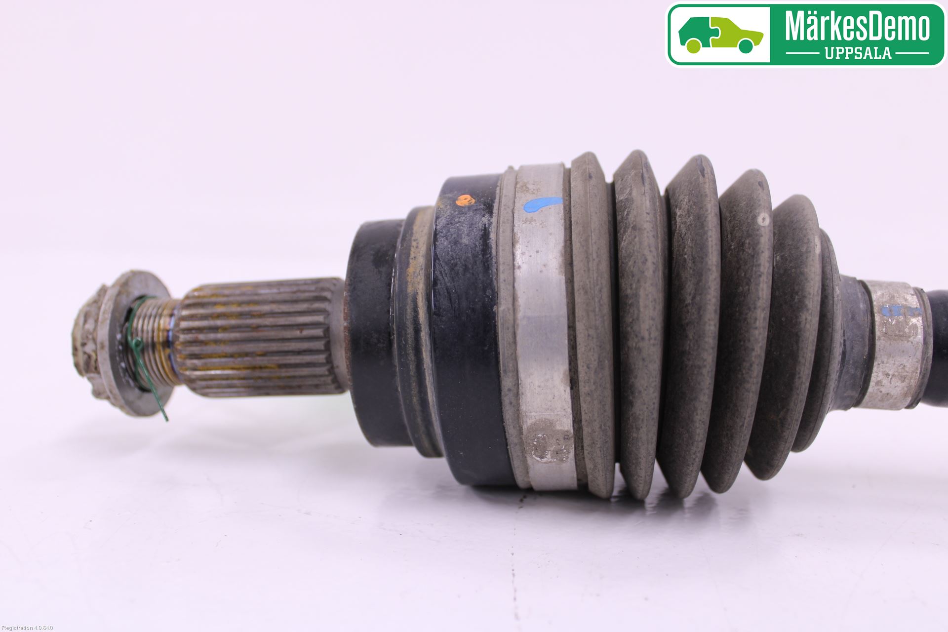 BMW 1 F20/F21 11-19 Drivaxel Bak Vänster