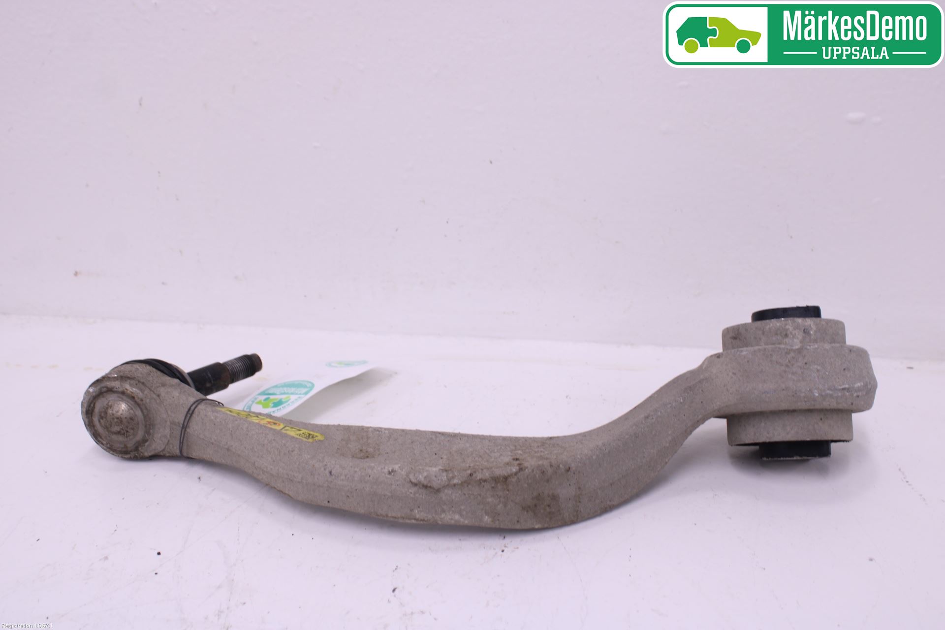 BMW 5 G30/G31/F90 17-23 Bärarm Fram Undre Hö