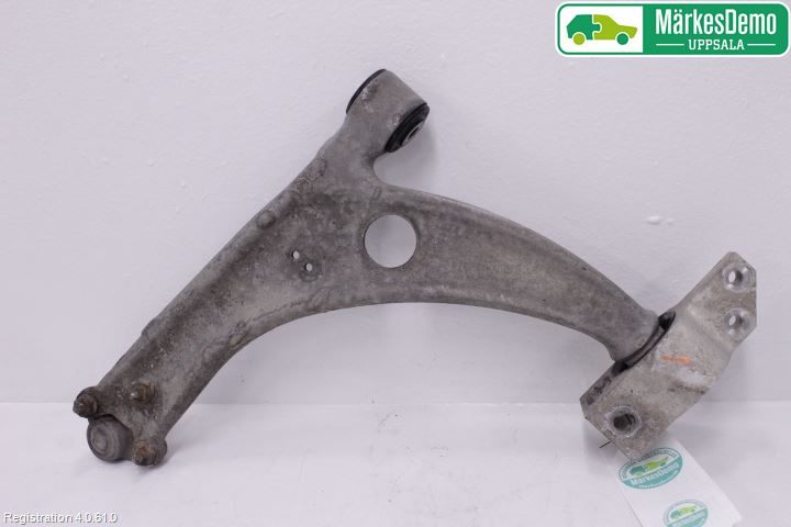 Volkswagen VW PASSAT 05-11 Bärarm Fram Undre Hö