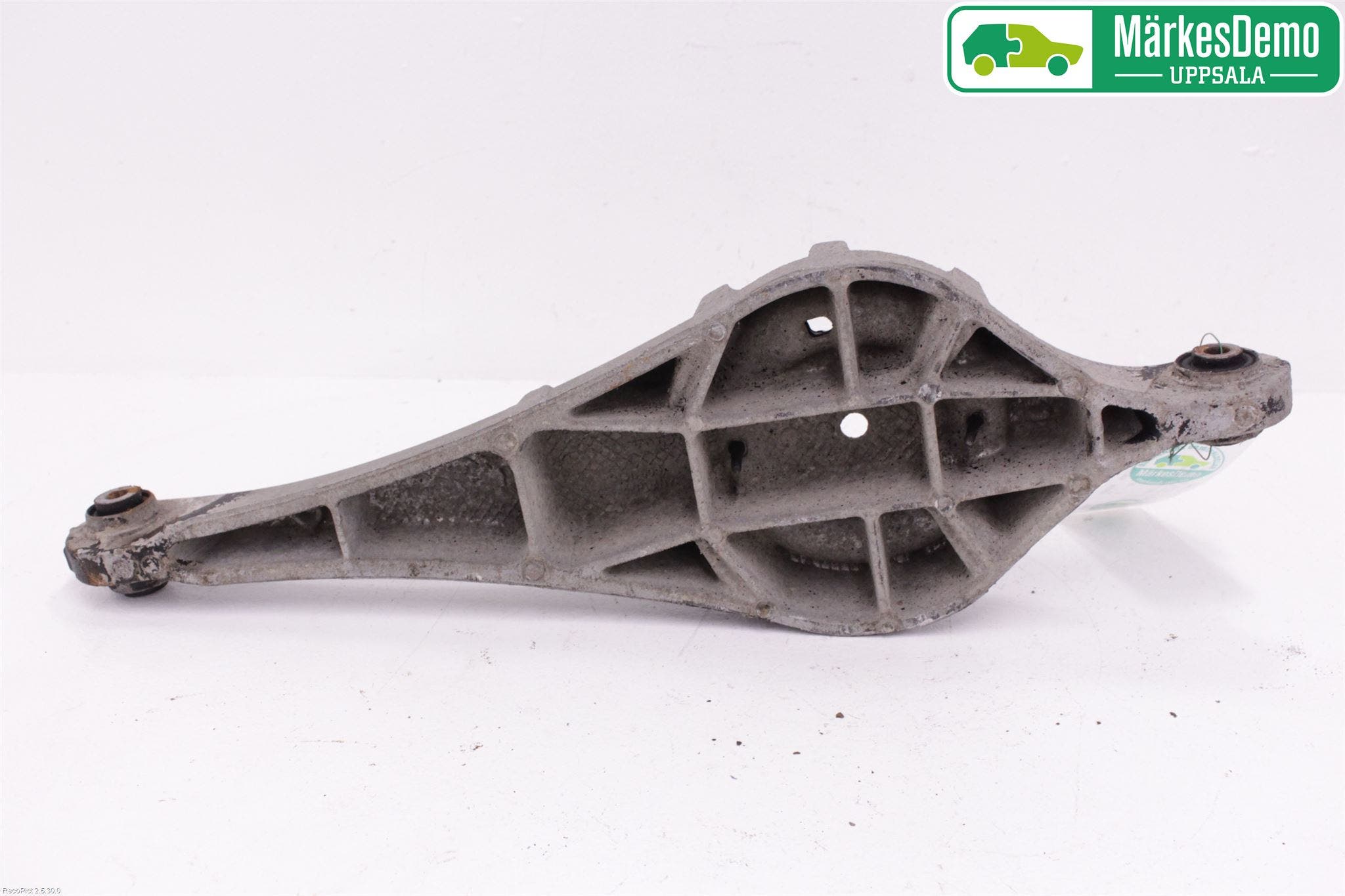 Volvo XC70 08-13 Bärarm Bak Vänster