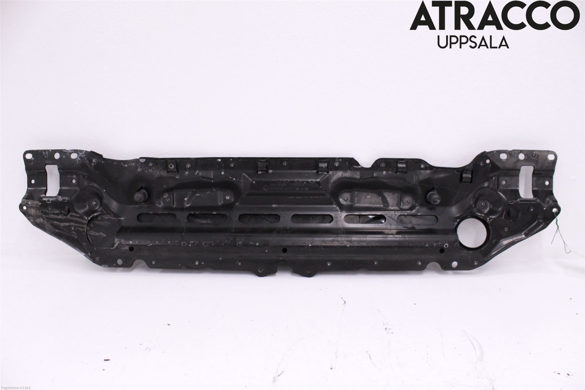 BMW 5 E60/61 Sed/Tou 02-10 Frontplåt Övre