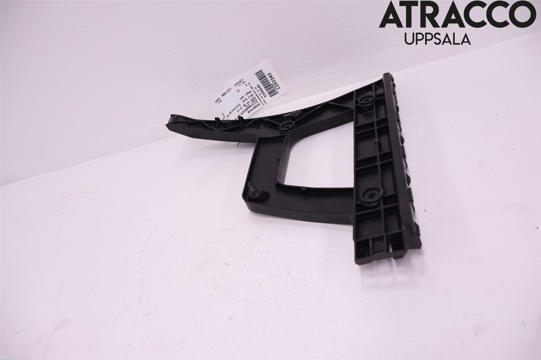 Audi A4 12-15 Stötfångarfäste Bak Hö