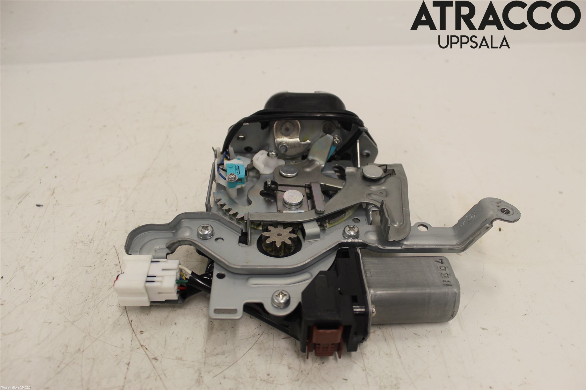 Nissan X-TRAIL 14-21 Låskista Baklucka