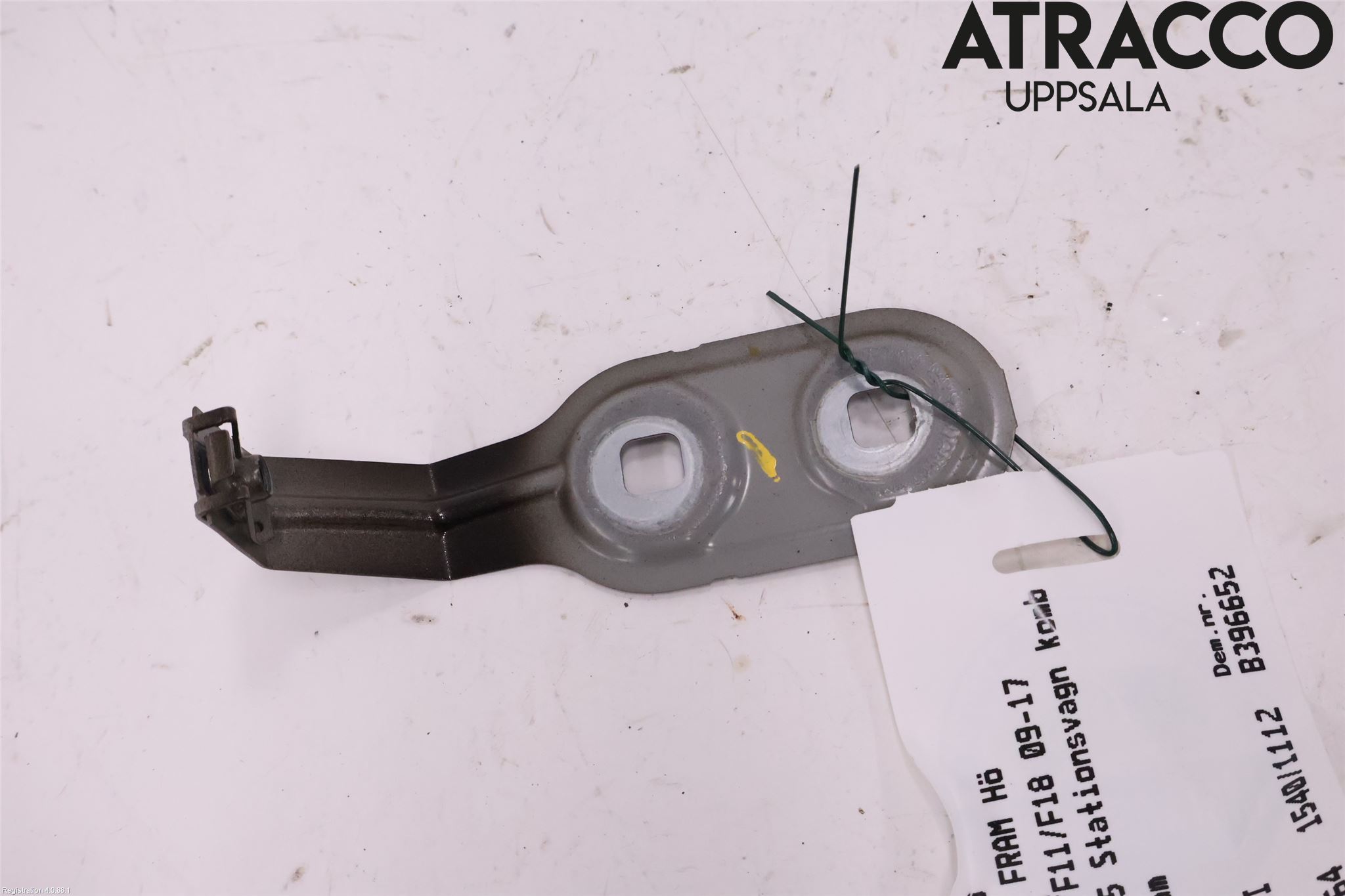 BMW 5 F10/F11/F18 09-17 Skärmfäste Fram Hö