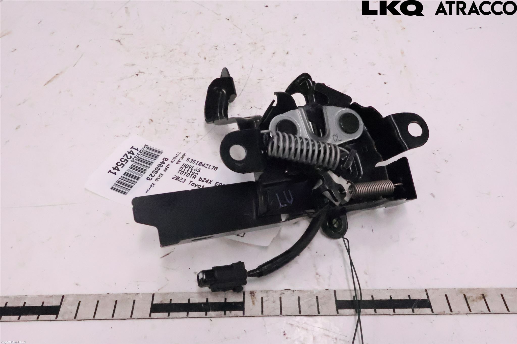 Toyota bZ4X EA10 22- Huvlås