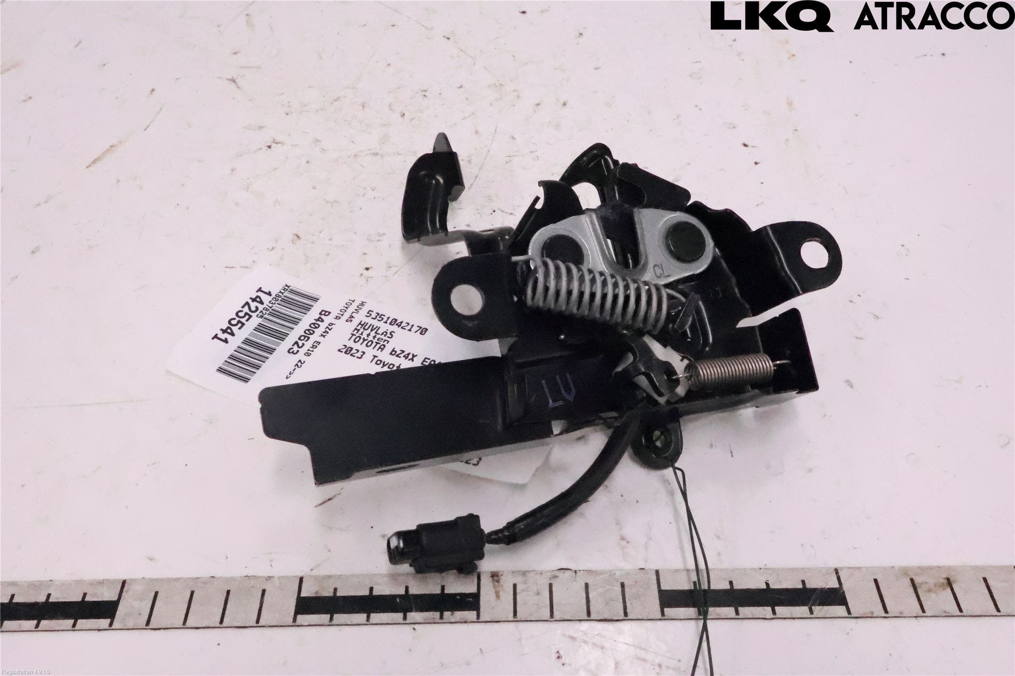 Toyota bZ4X EA10 22- Huvlås