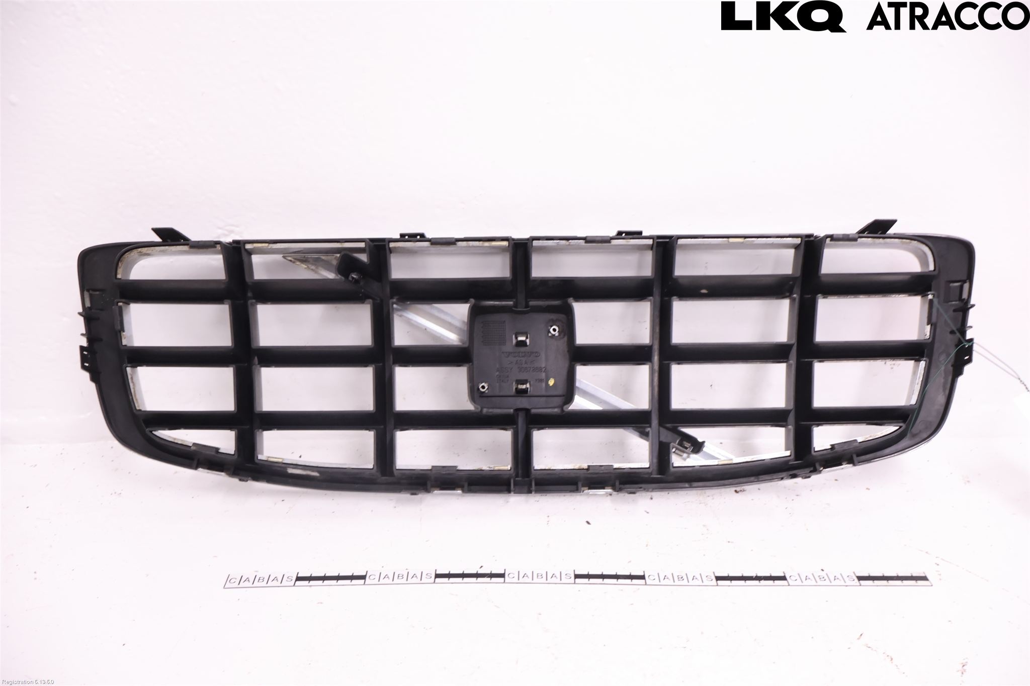 Volvo XC70 08-13 Grill Komp