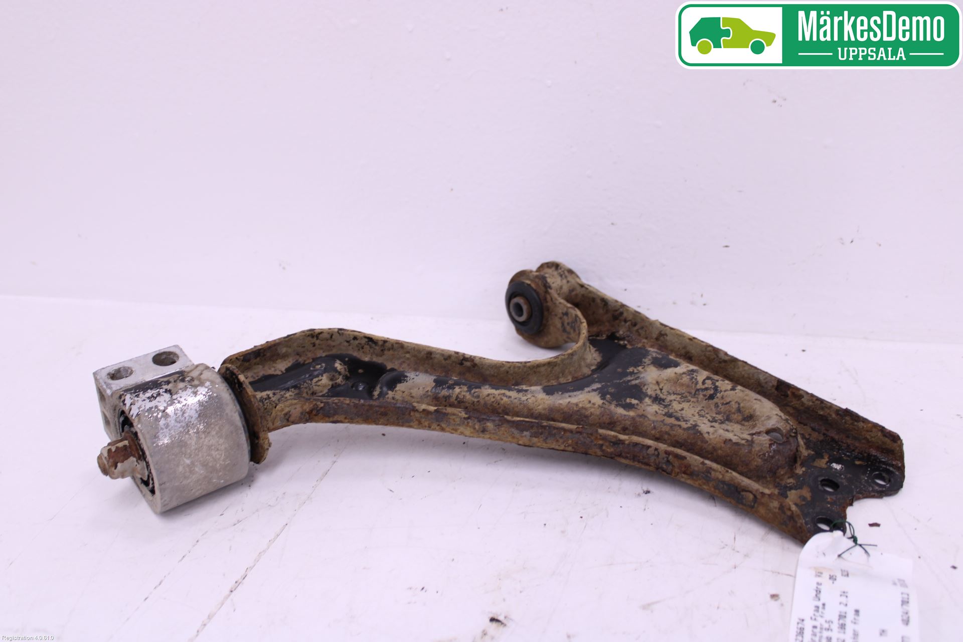 Saab 9-5 -05 Bärarm Fram Undre Vä