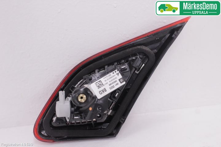 Opel CORSA E 15-19 Bakljus Lucka Vä