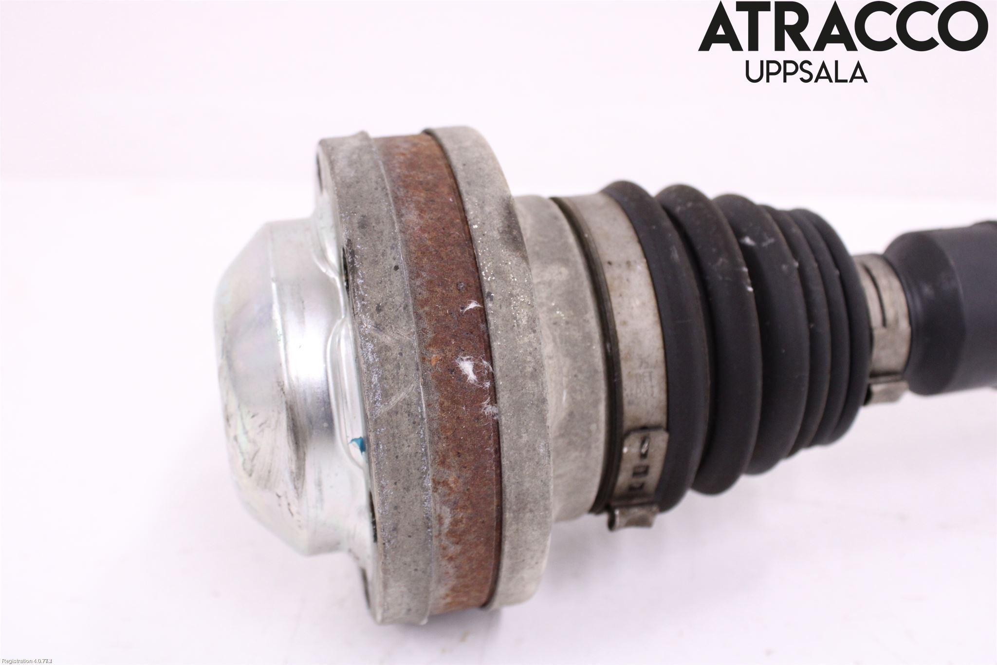 Volkswagen VW CADDY      04-10 Drivaxel Fram Höger