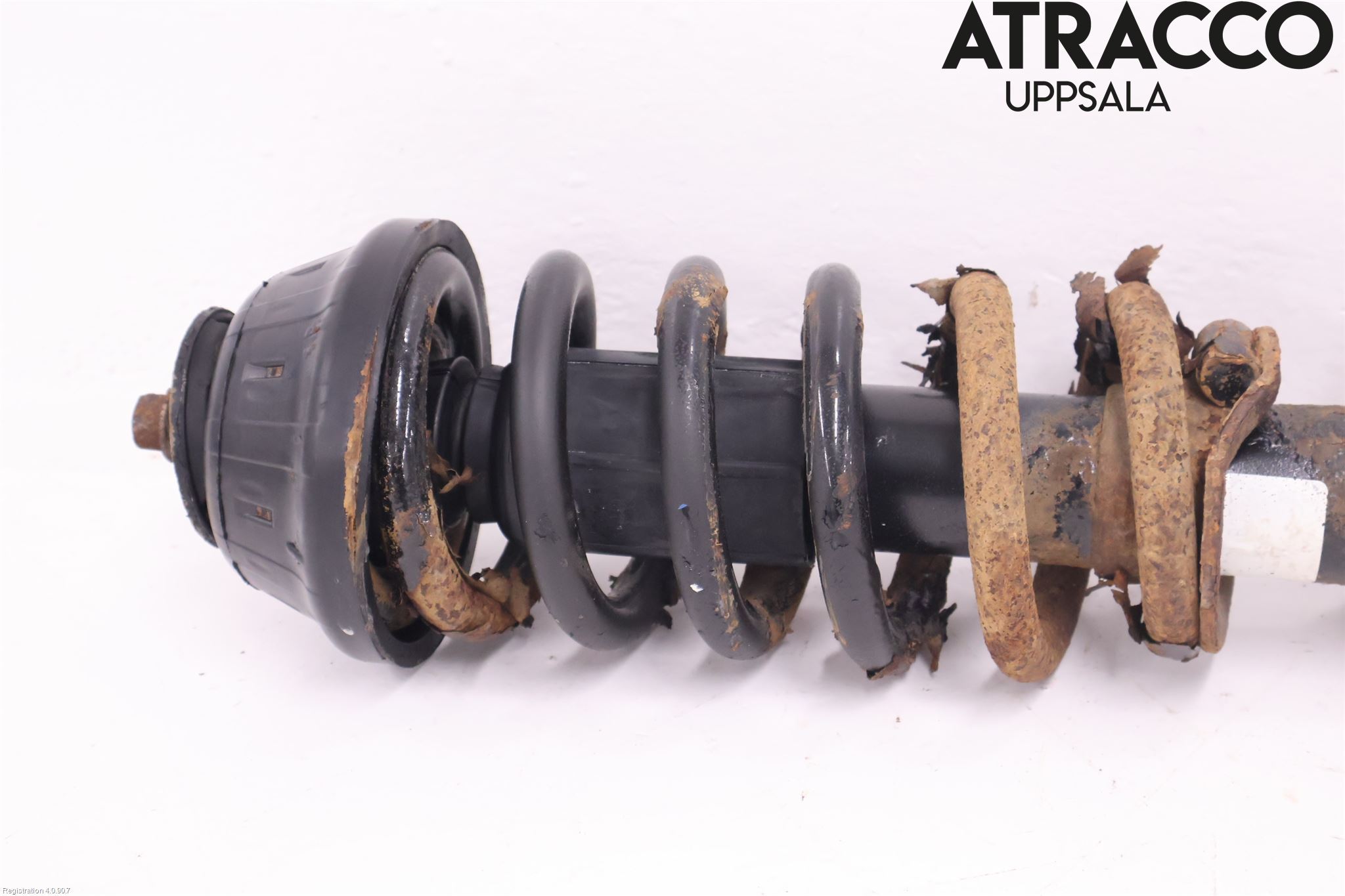 Volkswagen VW AMAROK 2H 10-22 Fjäderben Fram Höger