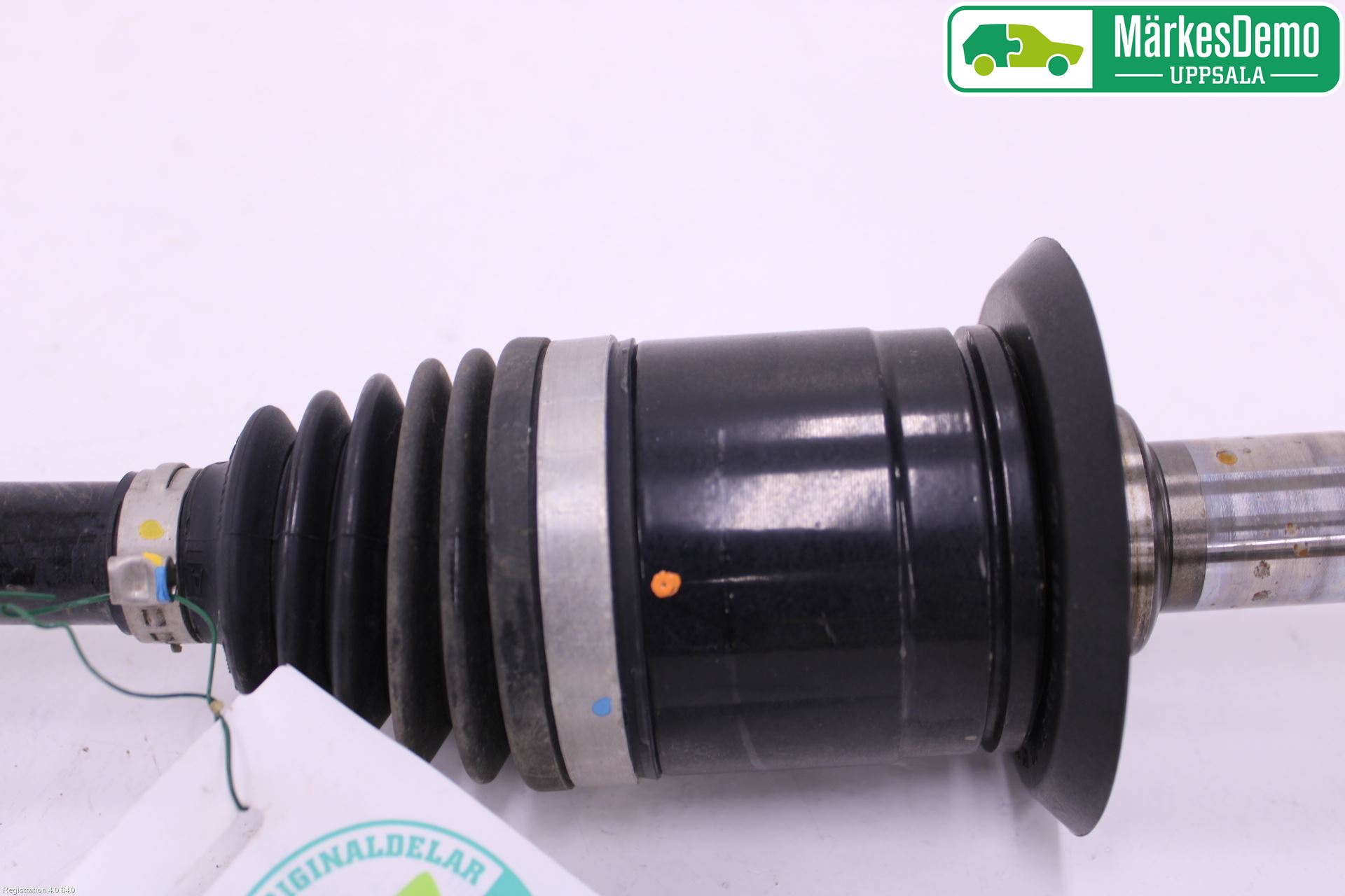 BMW 1 F20/F21 11-19 Drivaxel Bak Höger