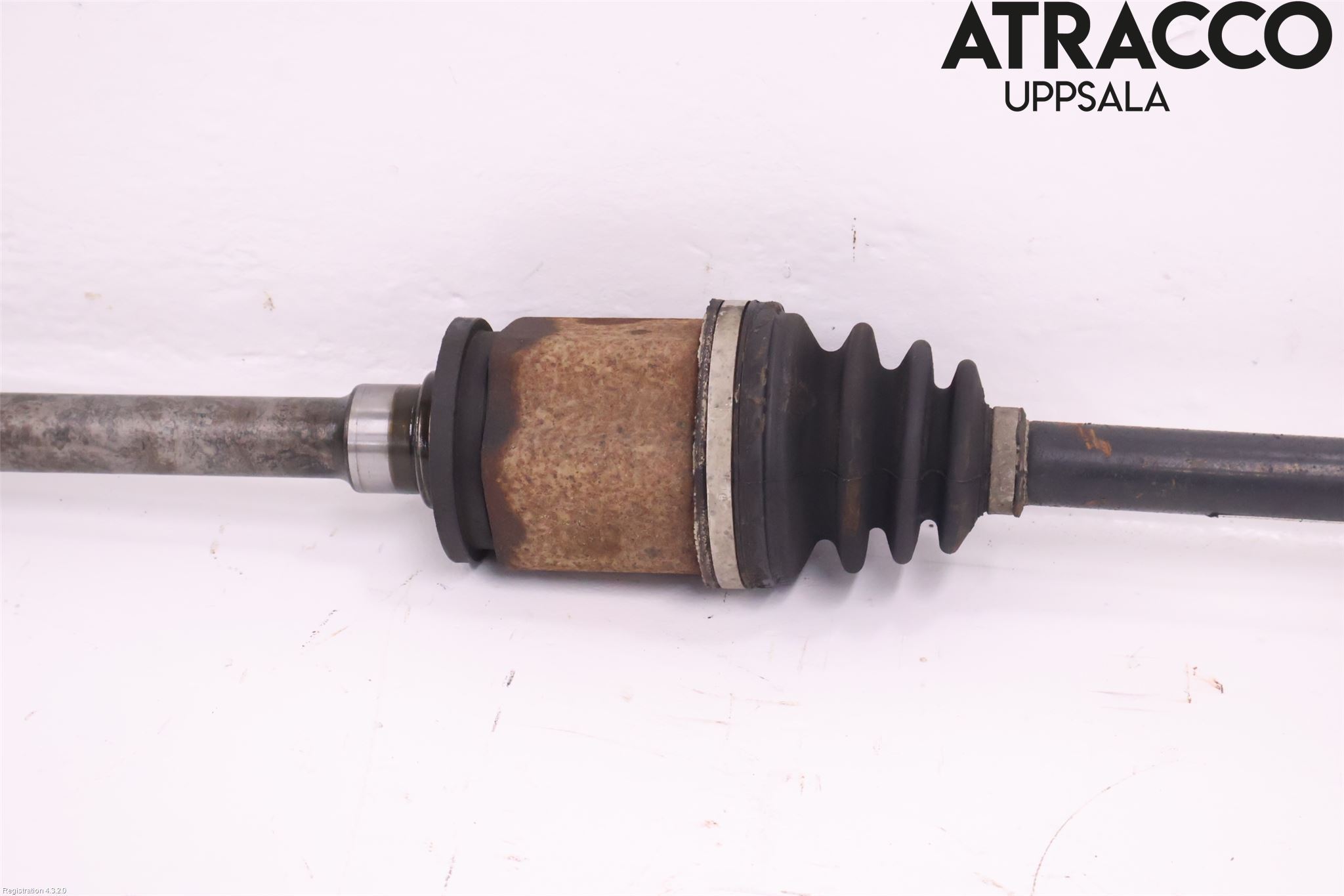 BMW X3 E83     03-10 Drivaxel Fram Höger