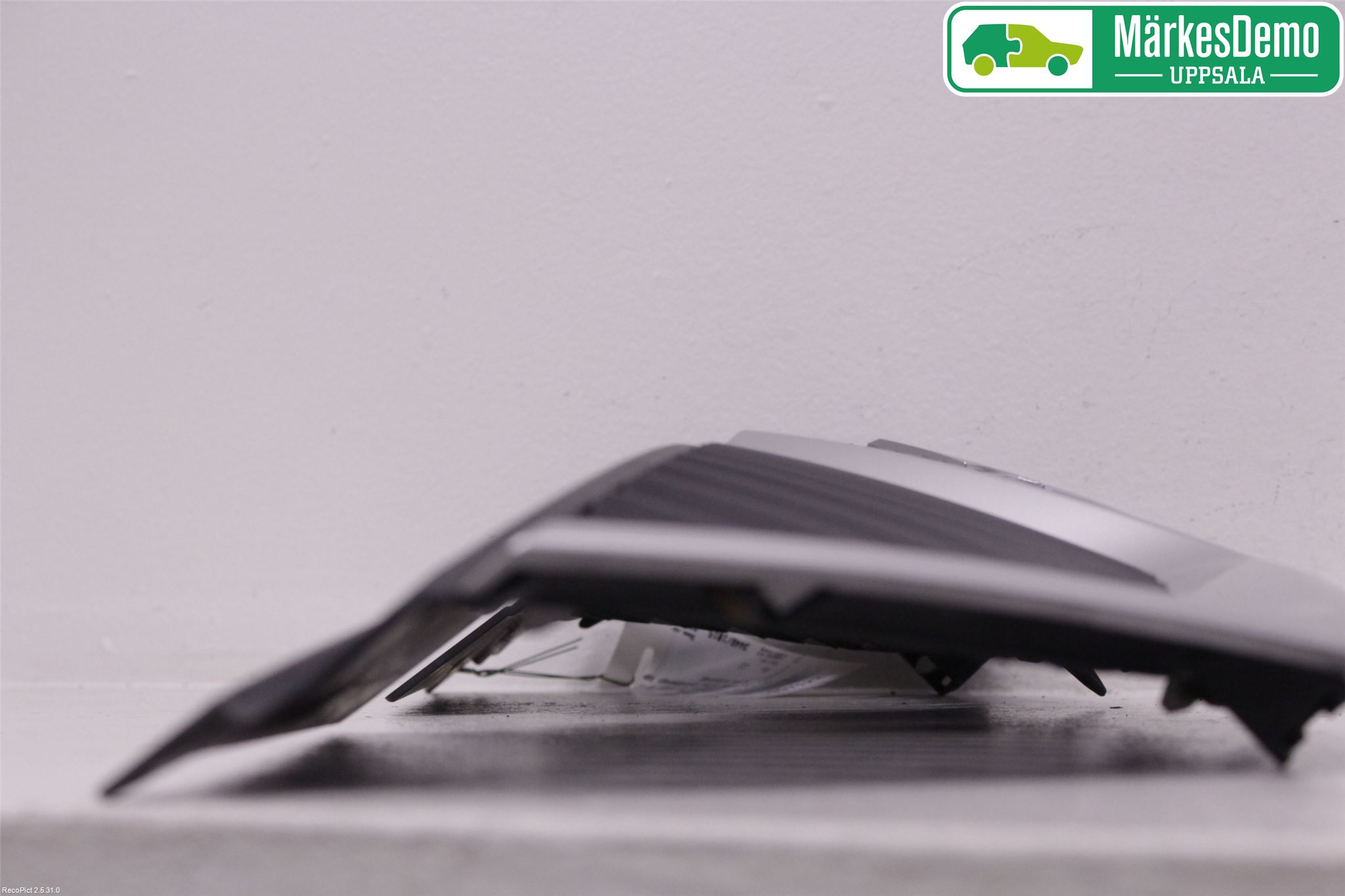 Mitsubishi OUTLANDER 07-12 Grill Komp