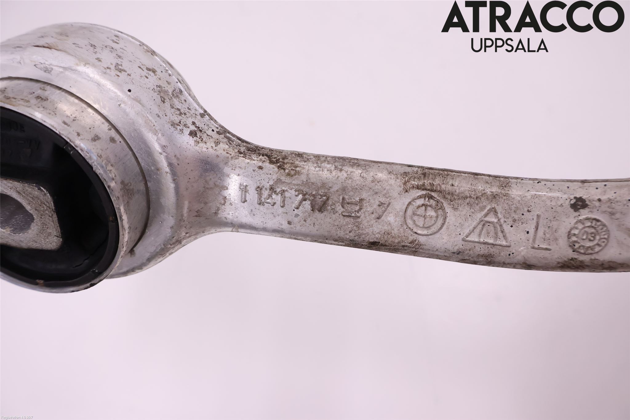 BMW 5 E39 95-04 Bärarm Fram Undre Vä