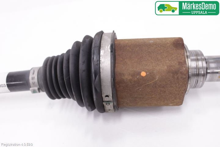 BMW X4 F26 14-18 Drivaxel Fram Vänster
