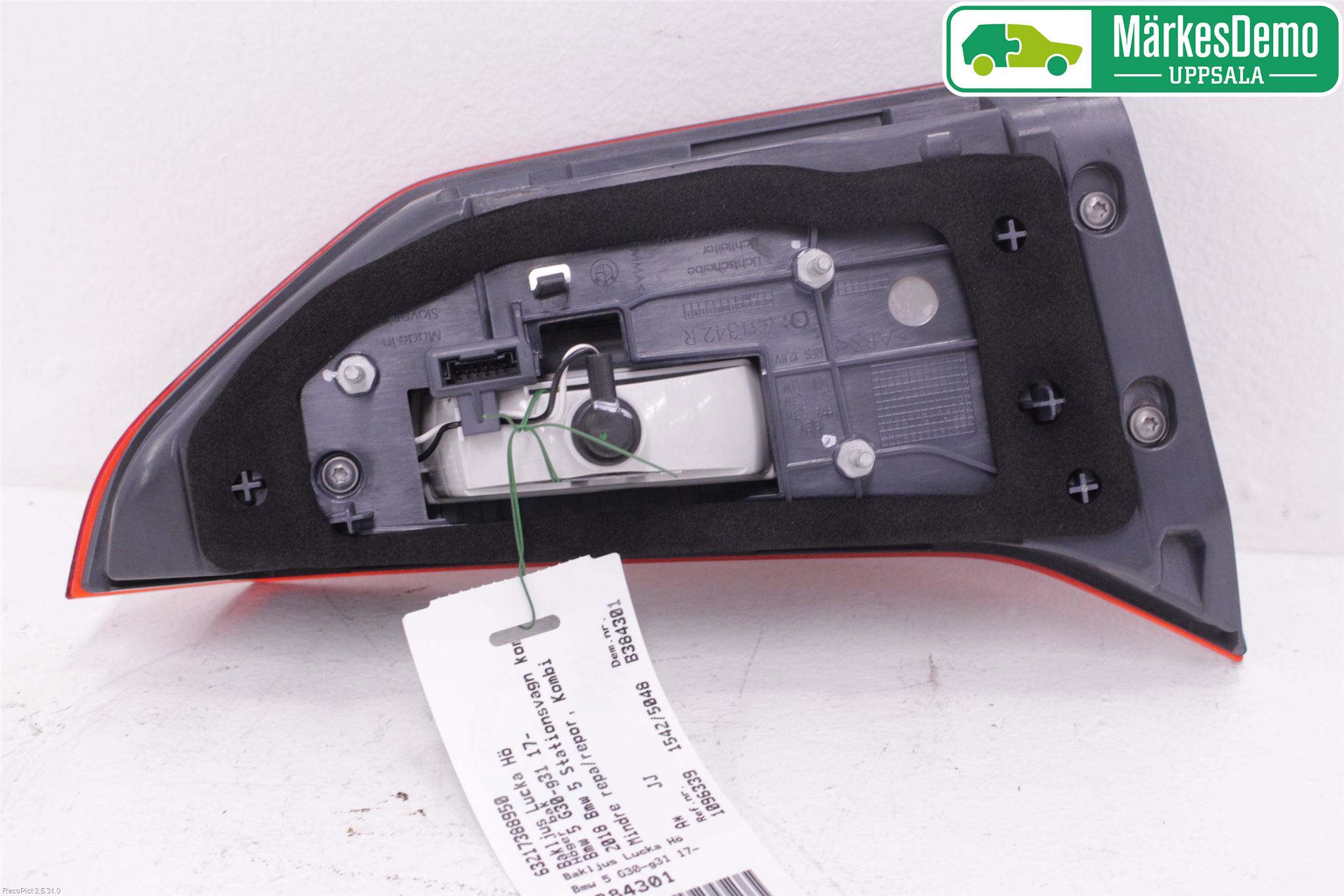 BMW 5 G30/G31/F90 17-23 Bakljus Lucka Hö