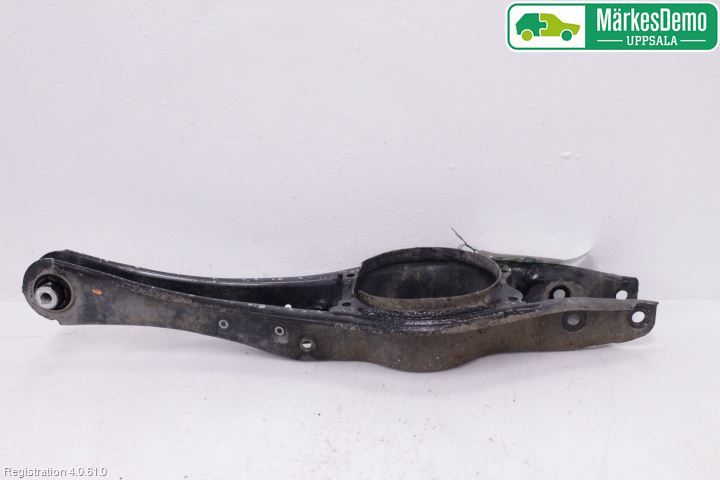 Volkswagen VW PASSAT 15-19 Bärarm Bak Höger