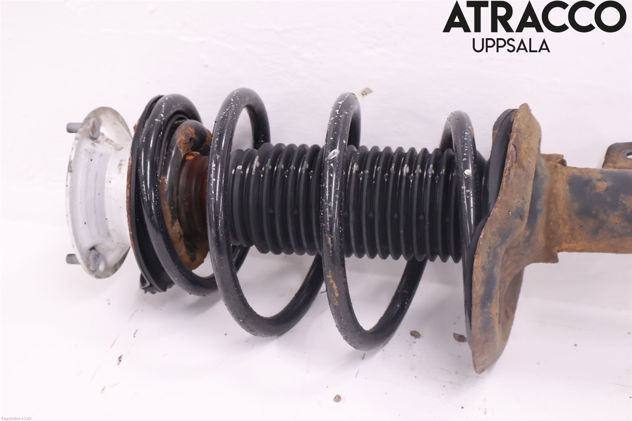 BMW X3 E83     03-10 Fjäderben Fram Höger