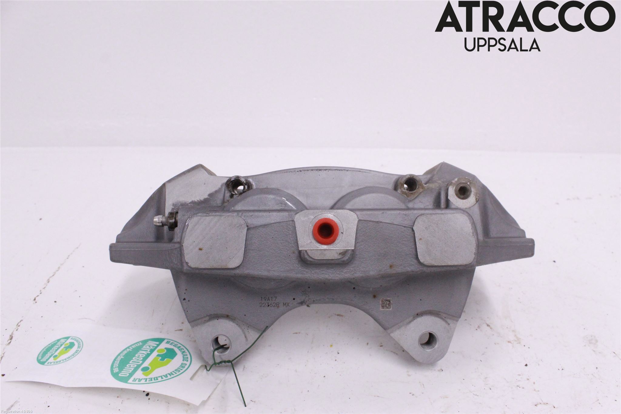 Tesla MODEL 3 17- Bromsok Fram Höger