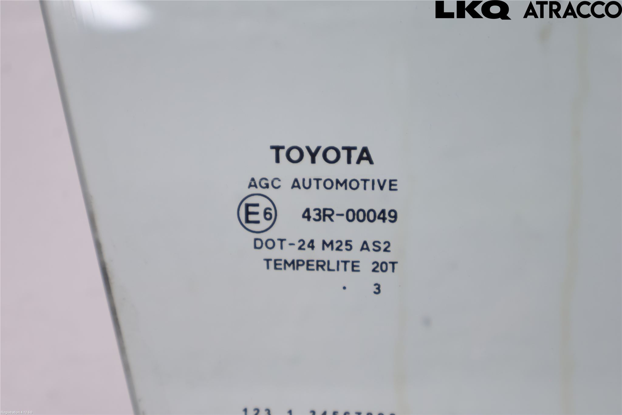 Toyota AURIS 13-19 Dörruta Fram Höger