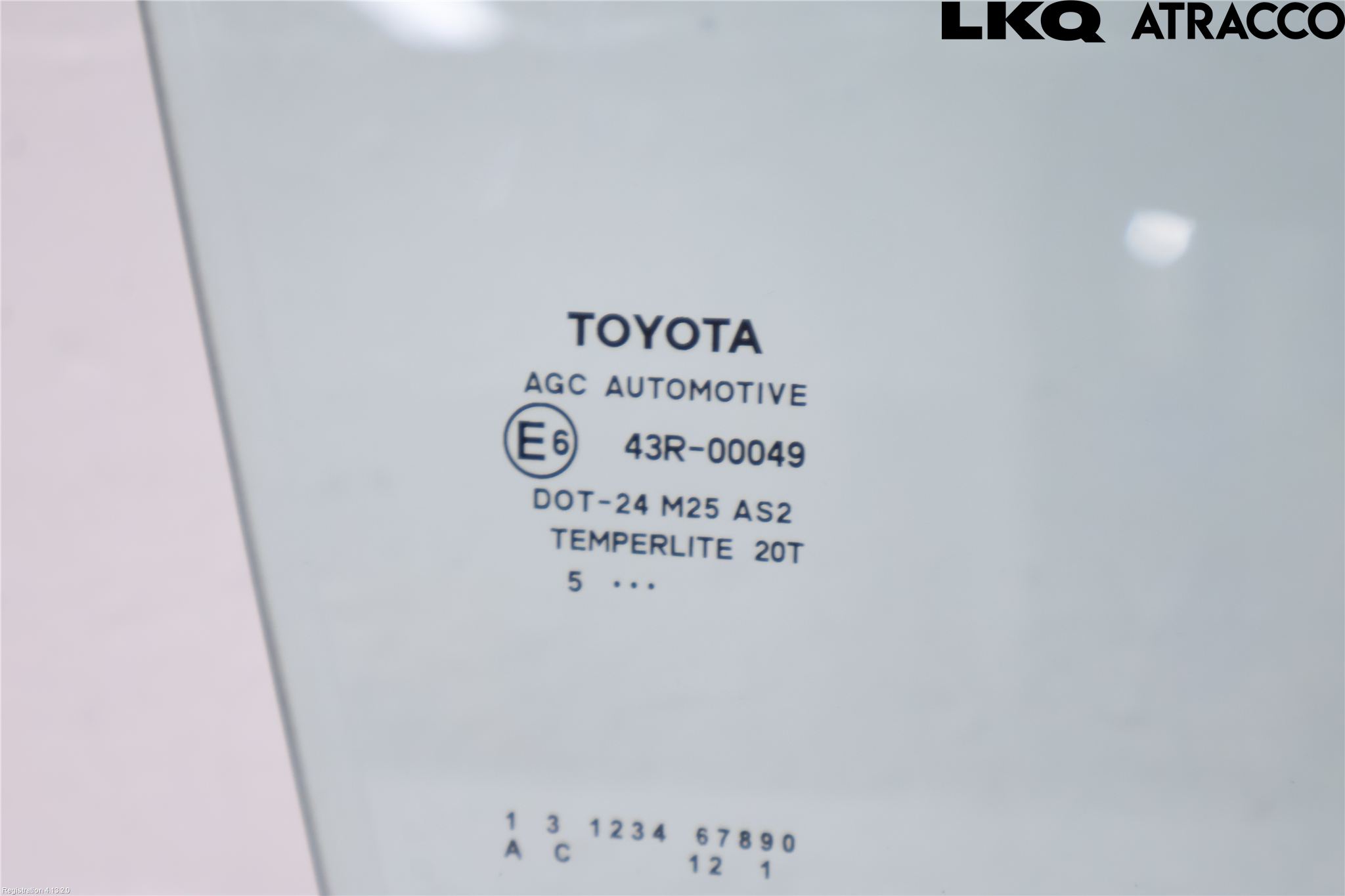 Toyota AURIS 13-19 Dörruta Fram Höger