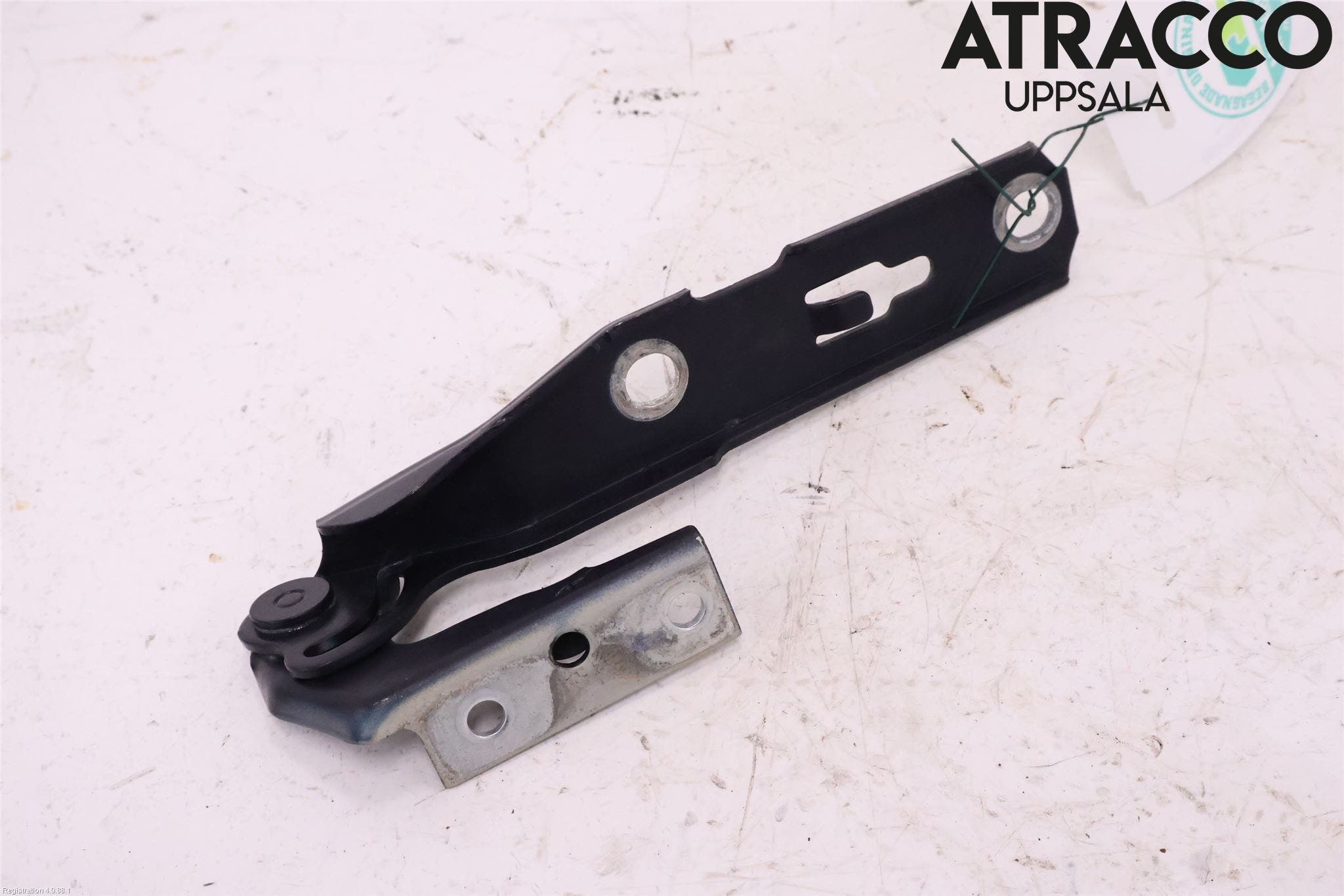 Audi A4/S4 05-07 Huvgångjärn