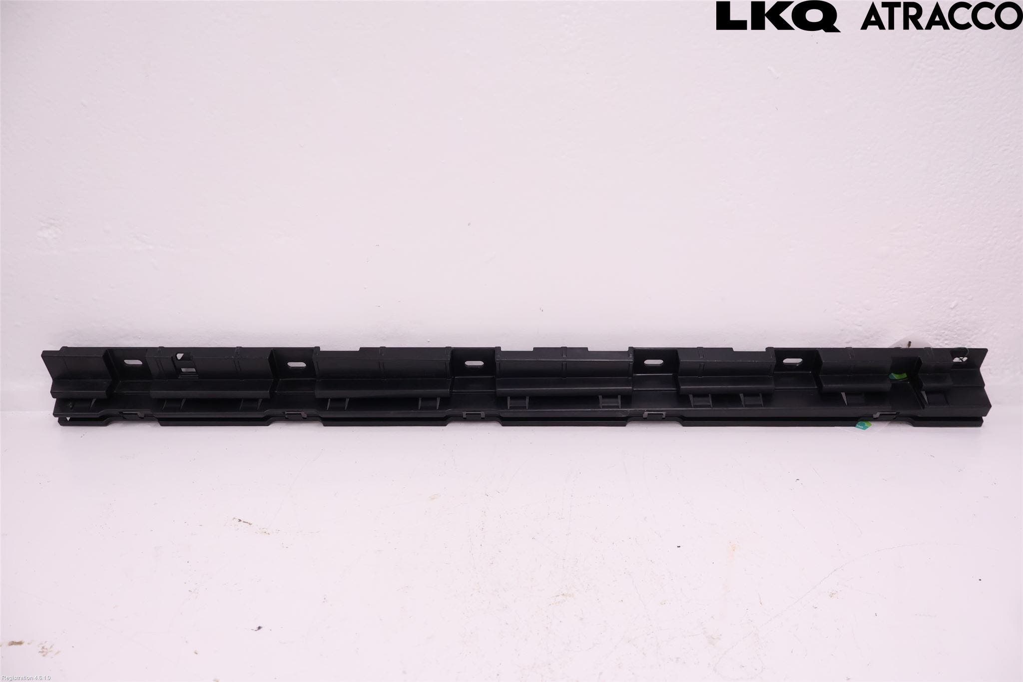 BMW 5 F10/F11/F18 09-17 Sidokjol Vä