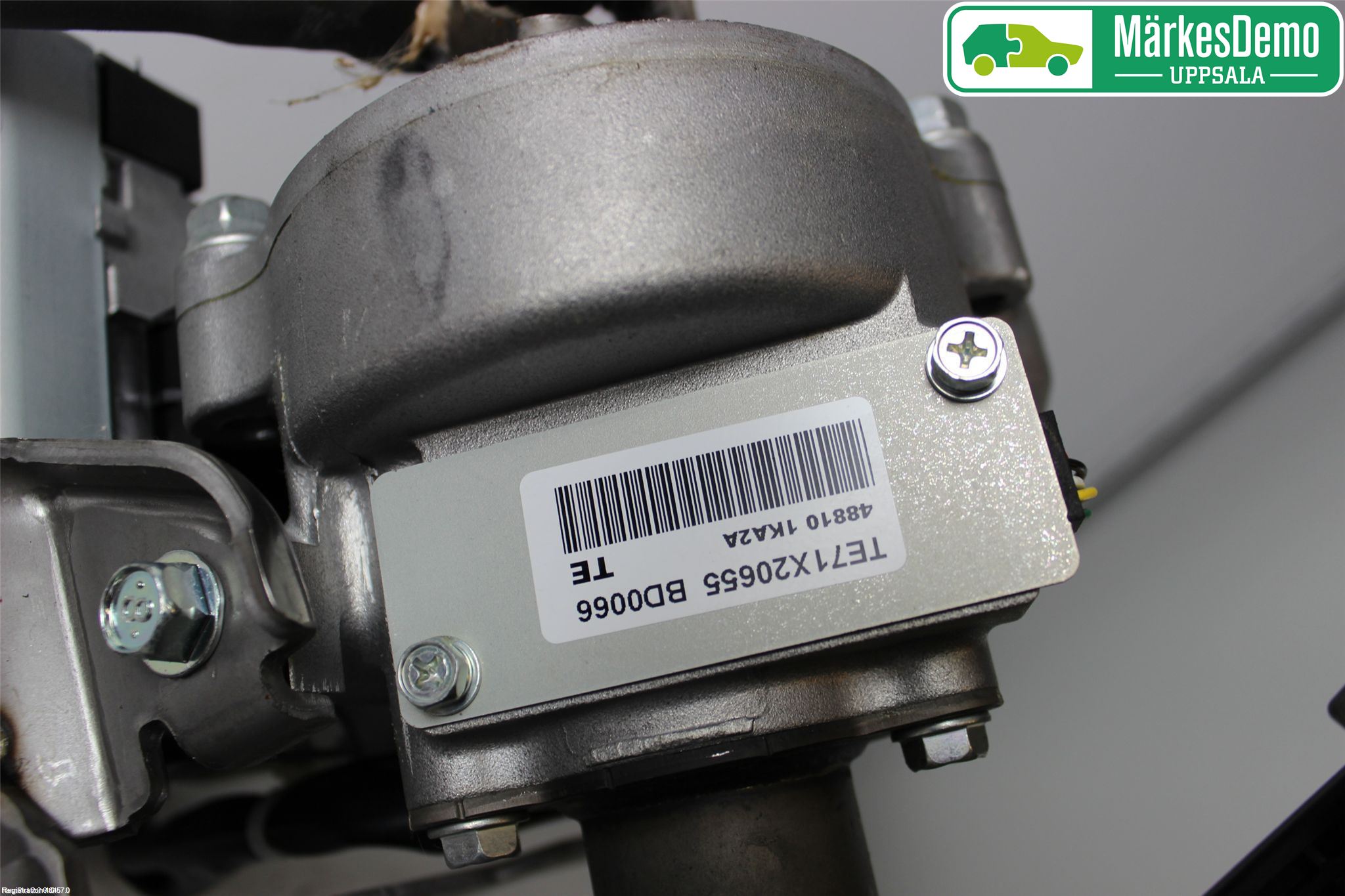 Nissan JUKE 10-14 Rattaxelagg Justerbart