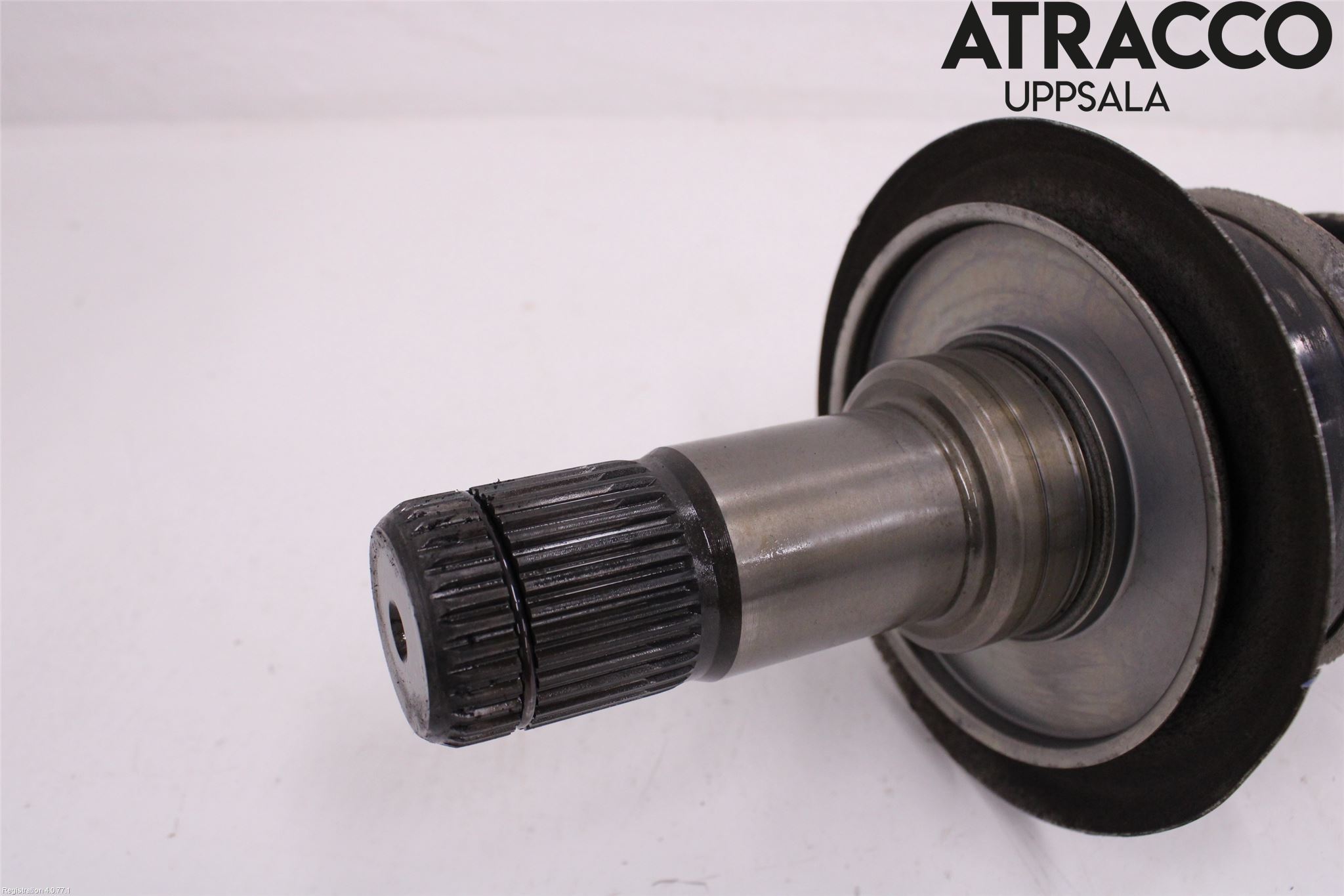 BMW 5 F10/F11/F18 09-17 Drivaxel Bak Höger