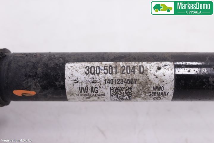 Volkswagen VW PASSAT 15-19 Drivaxel Bak Höger