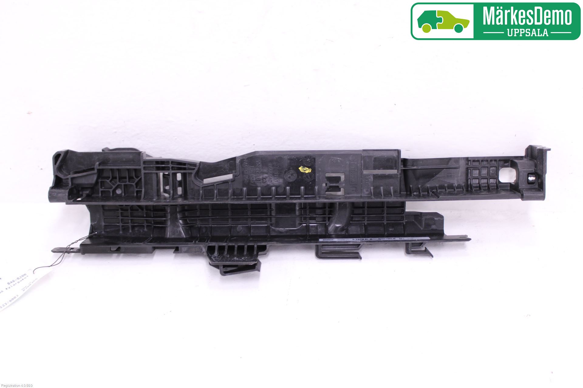 BMW 3 G20/G21/G80/G81 19- Kylarfäste-Ram-Balk