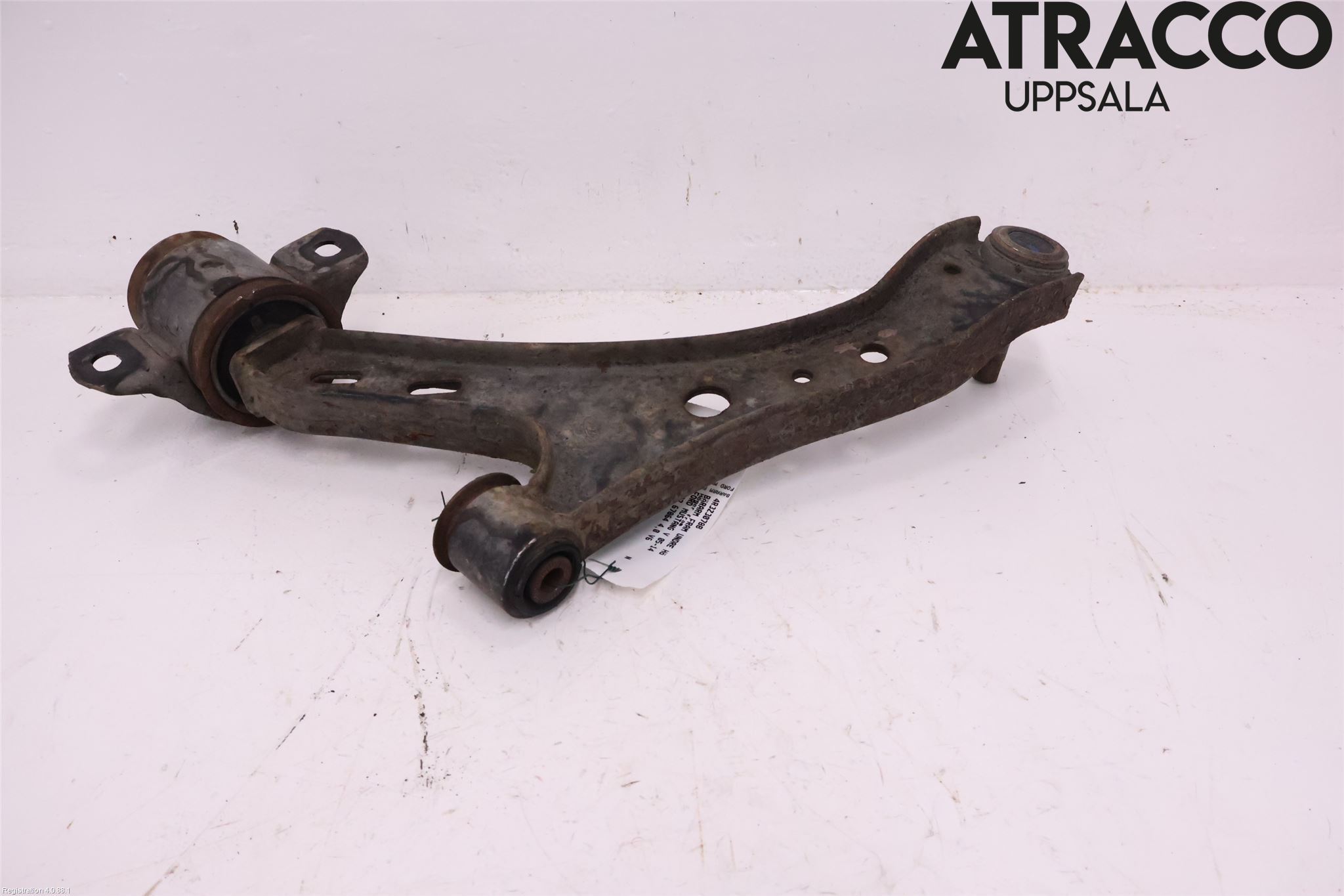 Ford MUSTANG V 05-14 Bärarm Fram Undre Hö