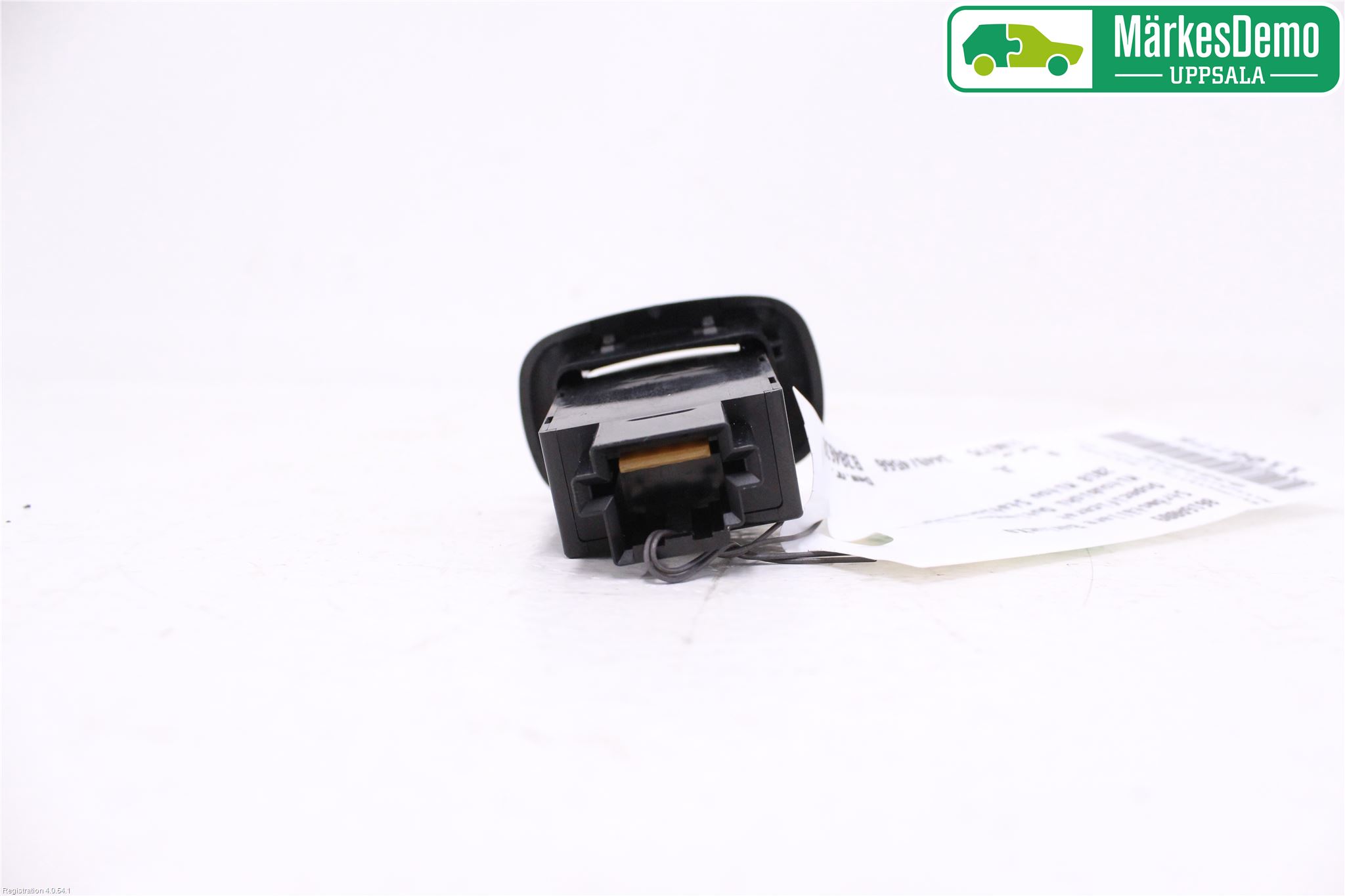 Mitsubishi OUTLANDER 13-21 Strömställare Baklucka