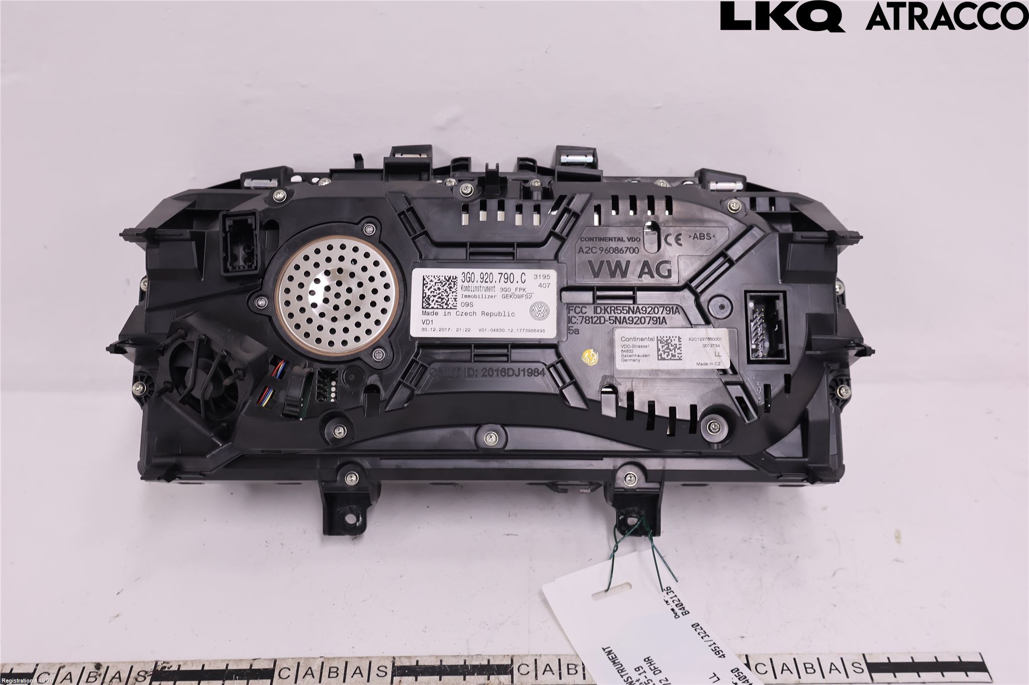 Volkswagen VW PASSAT 15-19 Instrument Komb
